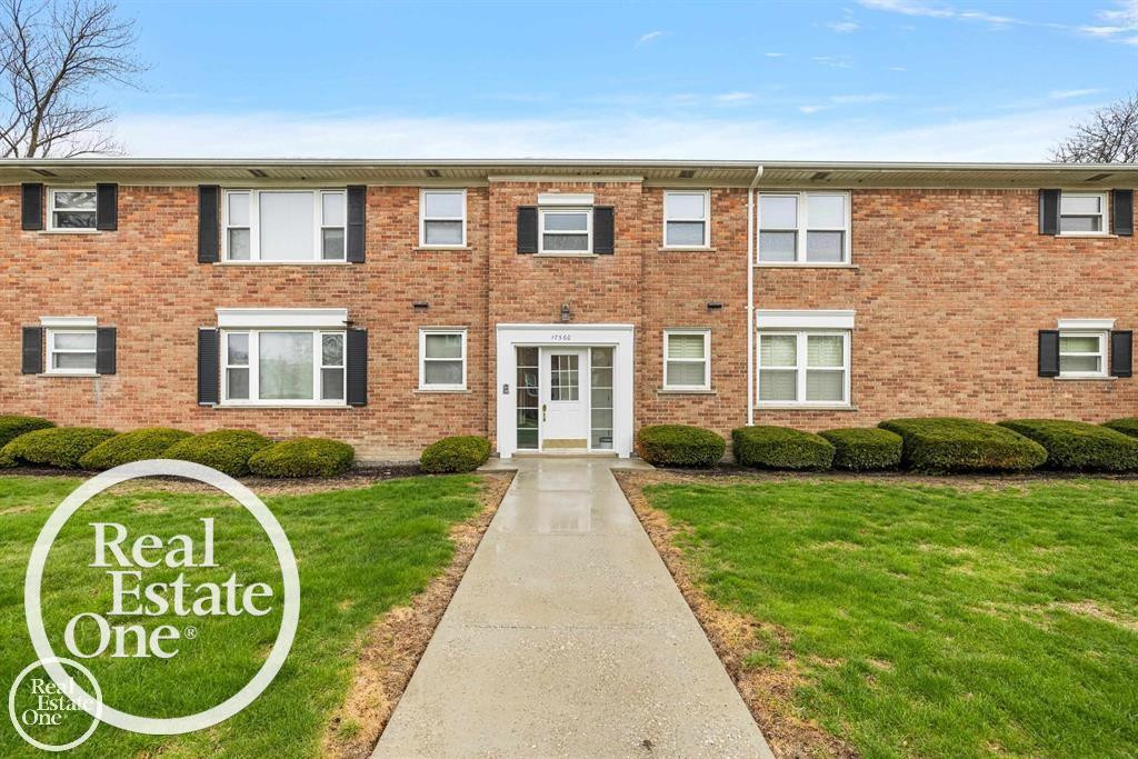 17560 Mack Avenue, 10, Grosse Pointe, MI 48230