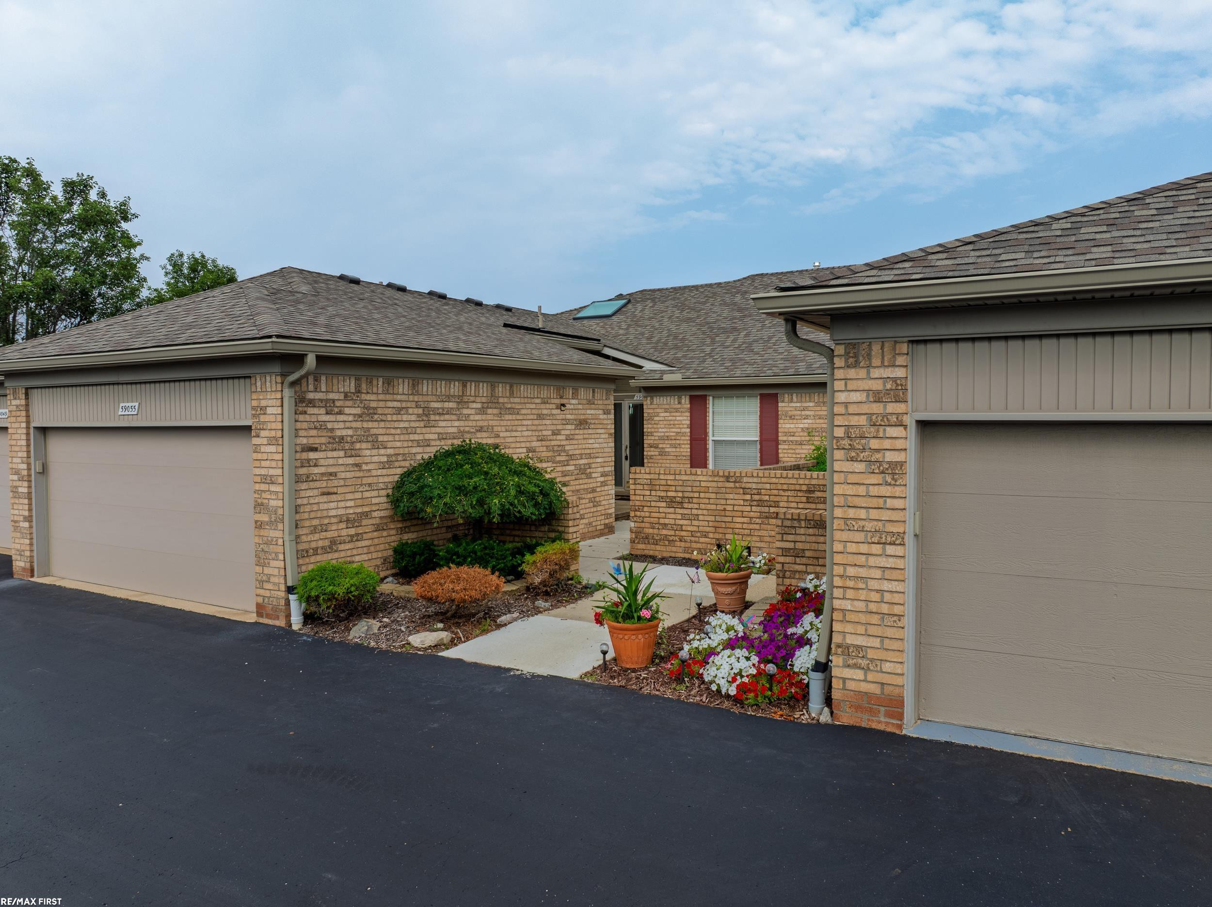 59055 Golden Oak Court, Washington, MI