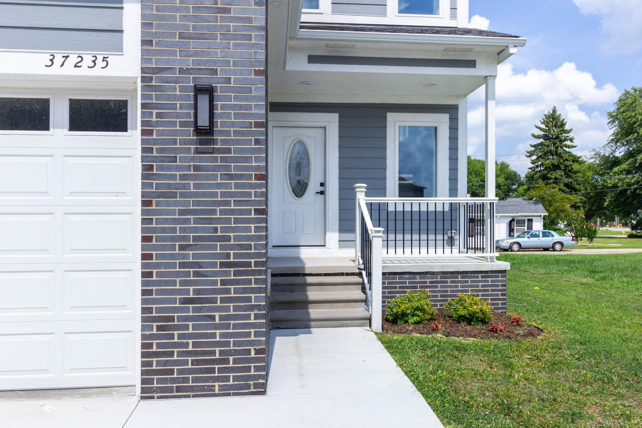 37235 Jefferson Avenue - Photo 4