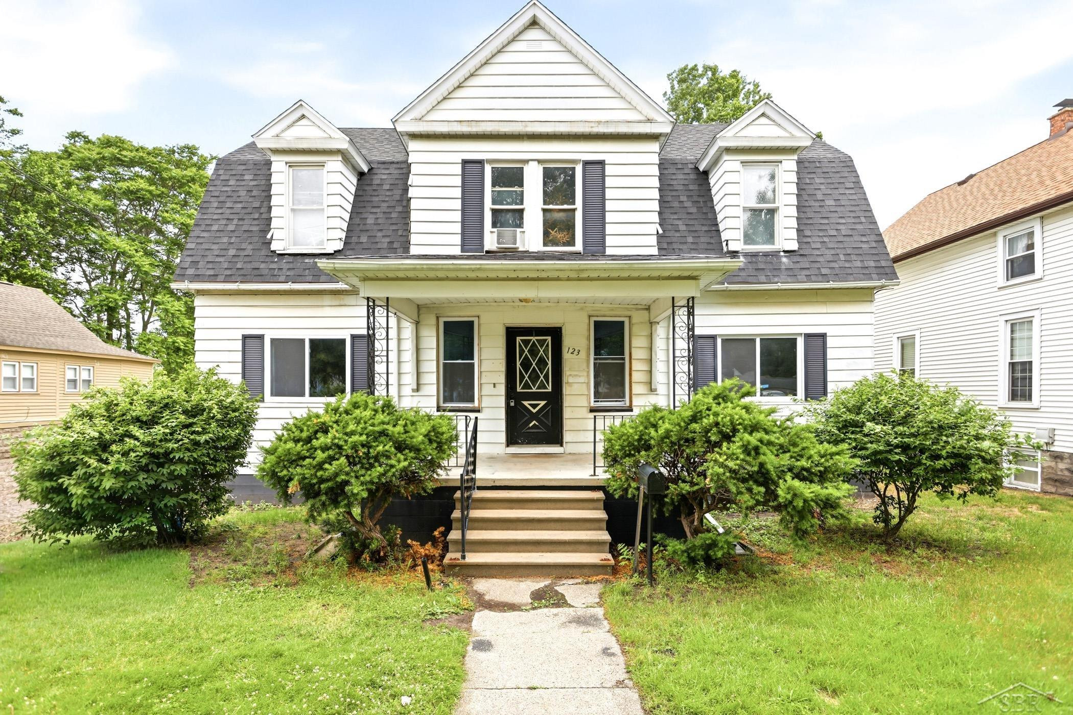 123 Woodside Lane, Bay City, MI 48708