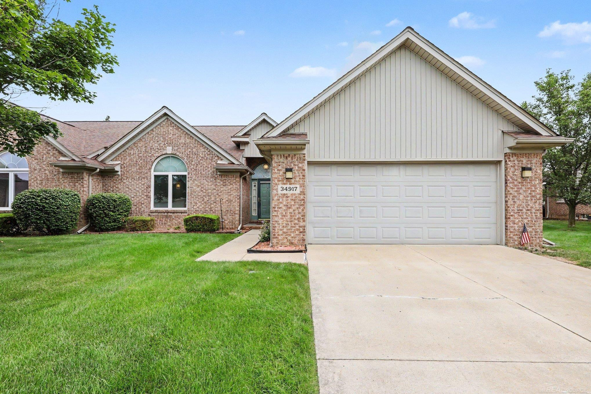 34917 Chickadee RDG, Richmond, MI 48062