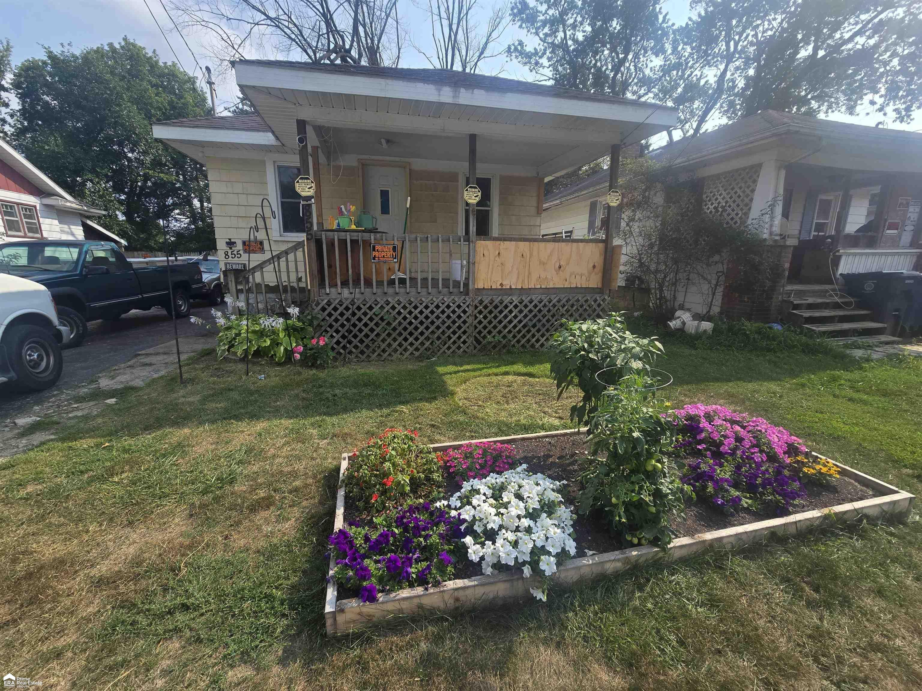 855 Victoria Avenue, Flint, MI 48507