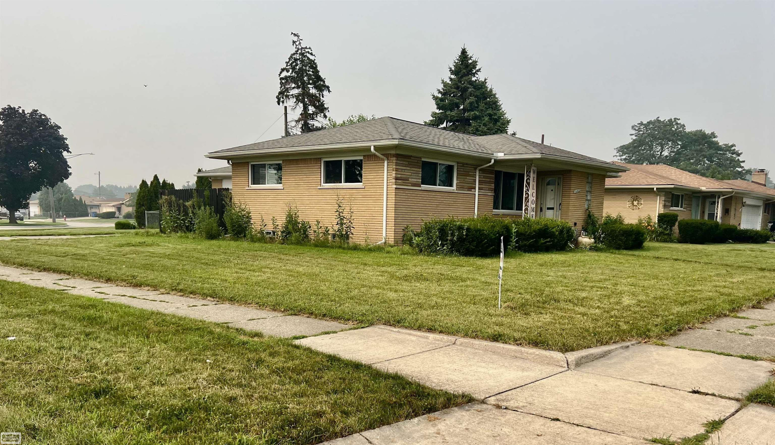 11266 Racine Road, Warren, MI 48093