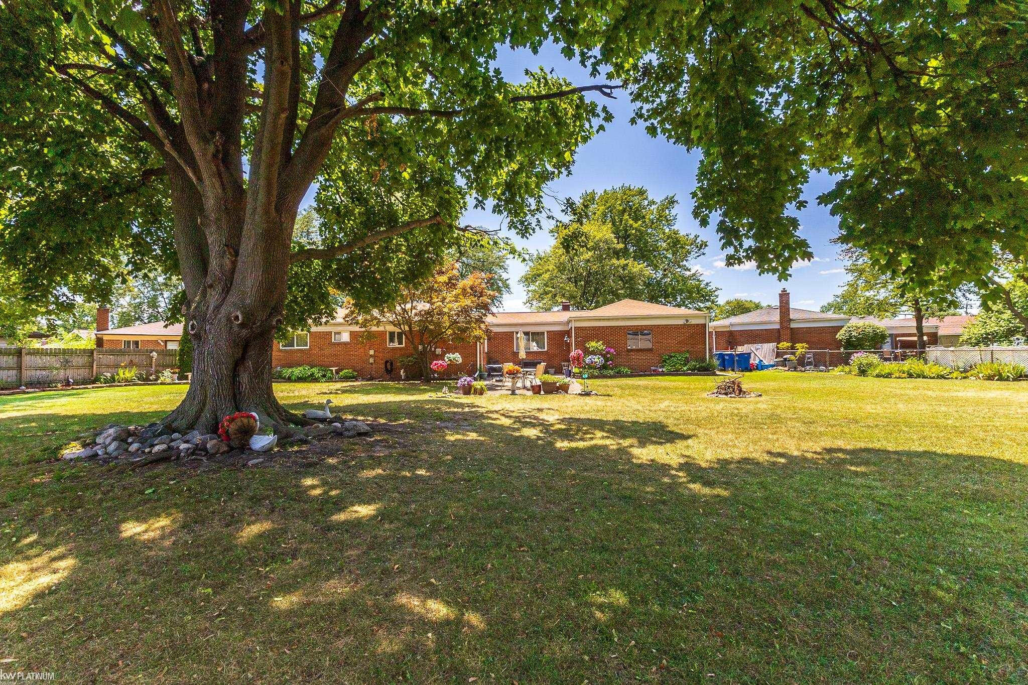 25862 Gunston Avenue, Warren, MI 48089