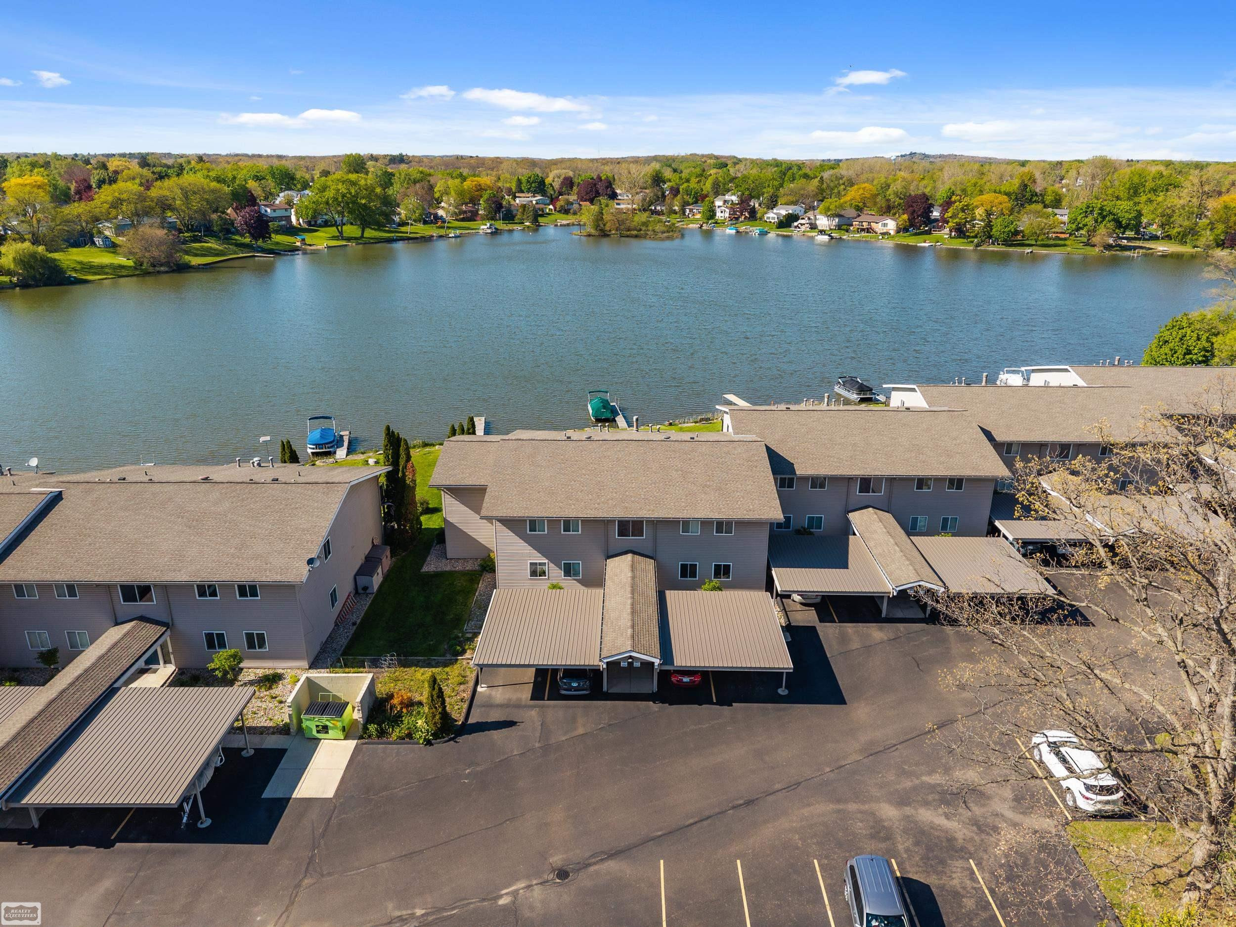 4960 Lake Point Drive, Waterford, MI