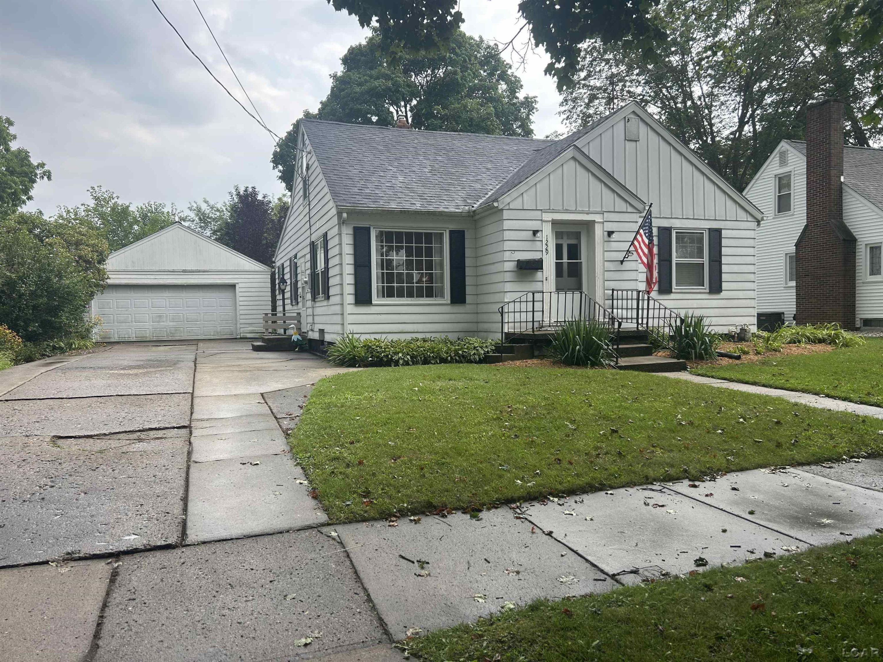 1229 University Avenue, Adrian, MI 49221