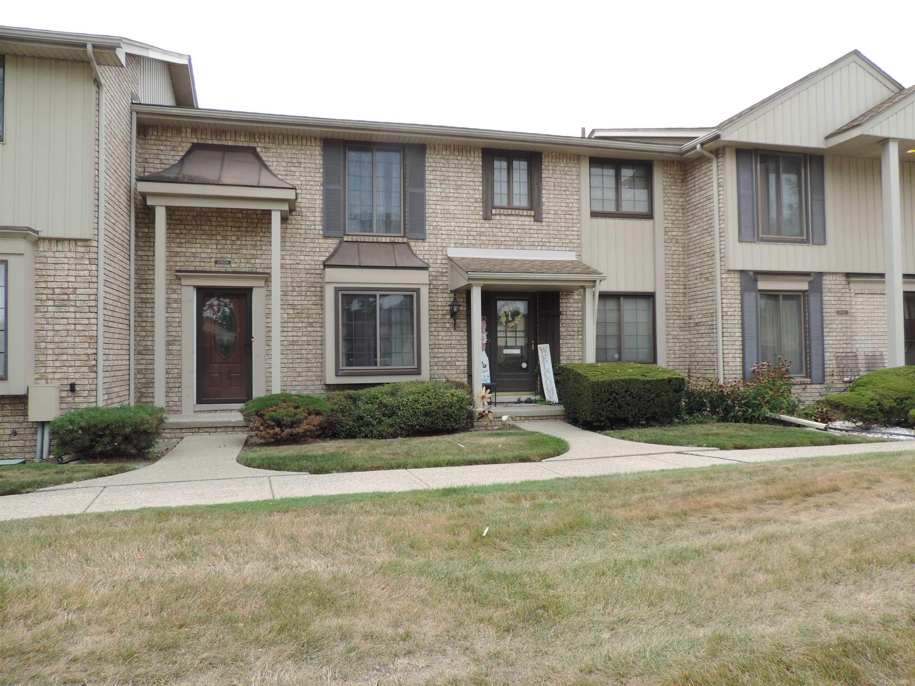 29011 Scarborough Dr Drive, Warren, MI 48088