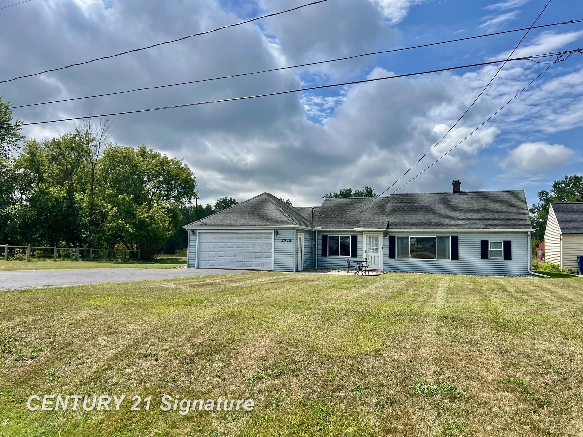 5935 Midland Road, Freeland, MI 48623
