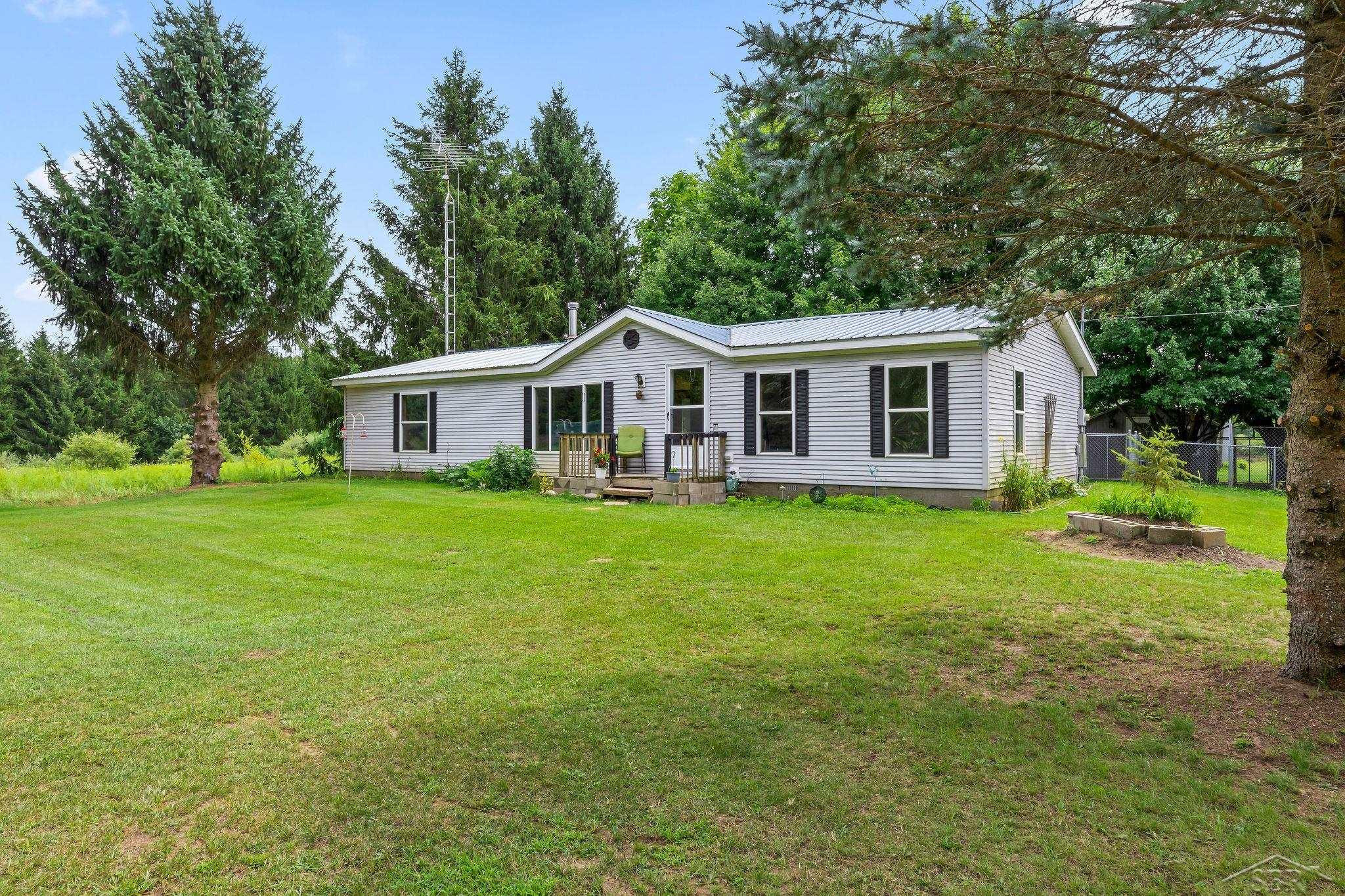 6178 Meridith Grade Road, Harrison, MI 48625