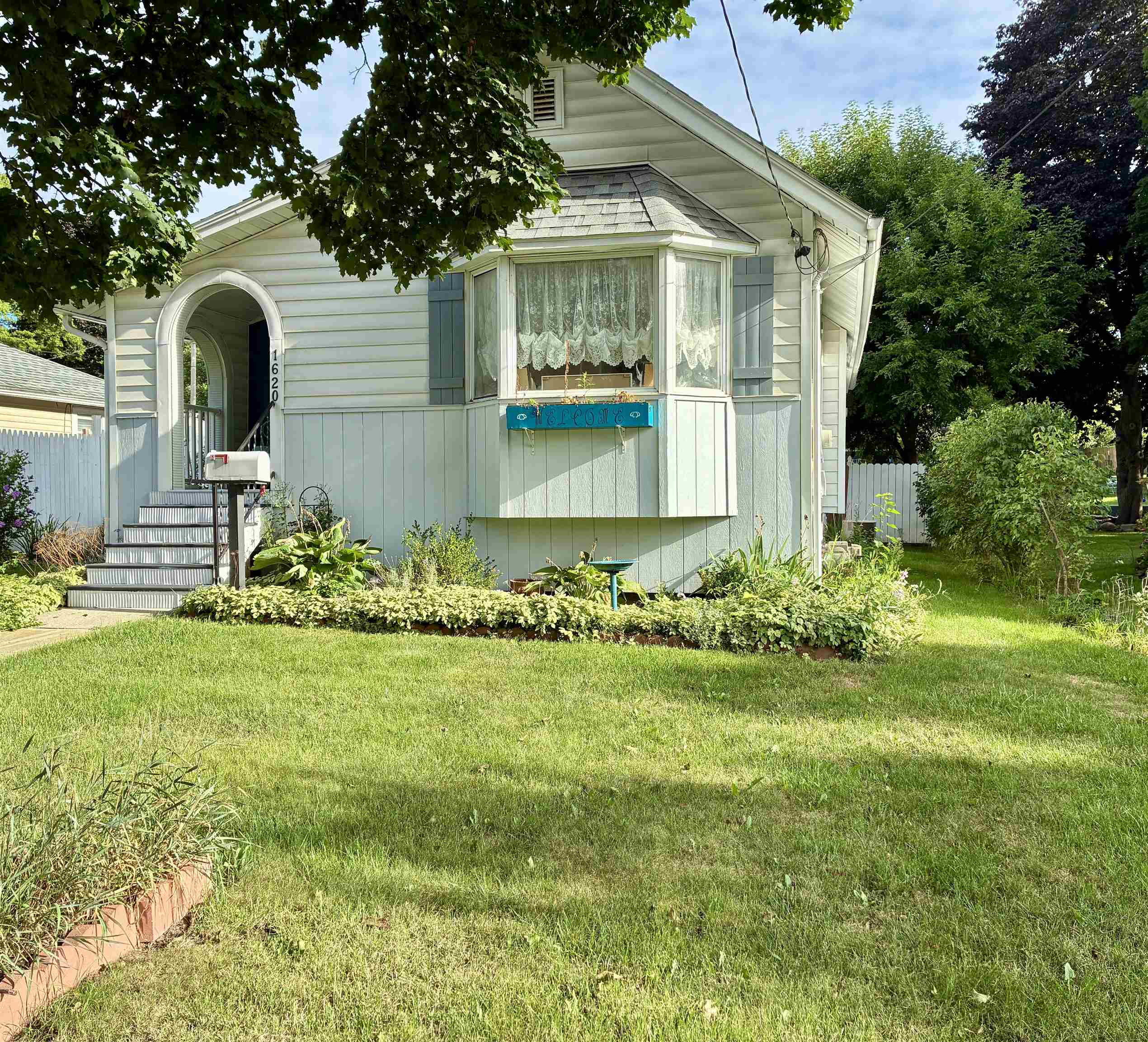 1620 W Main Street, Owosso, MI 48867
