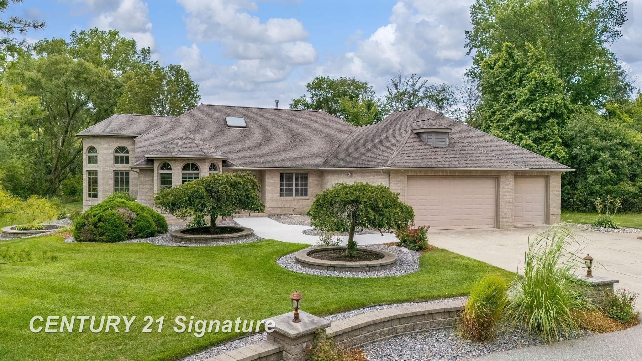 5790 Dunrovin Drive