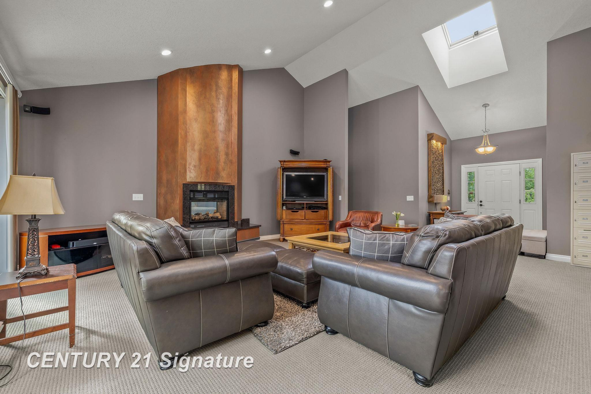 5790 Dunrovin Drive - Photo 4