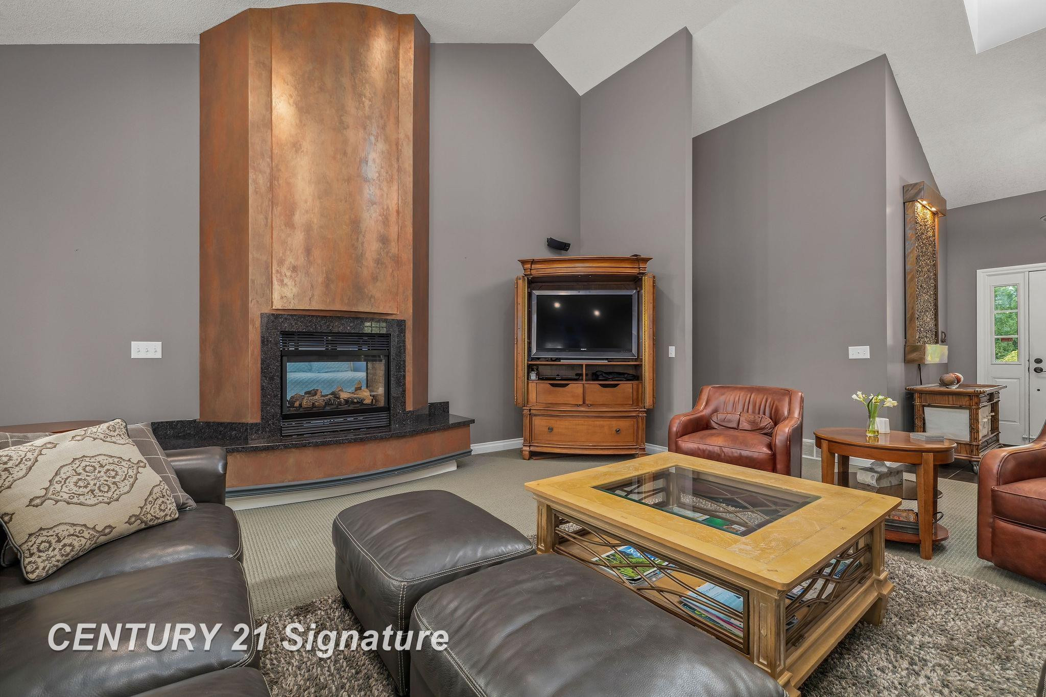 5790 Dunrovin Drive - Photo 5