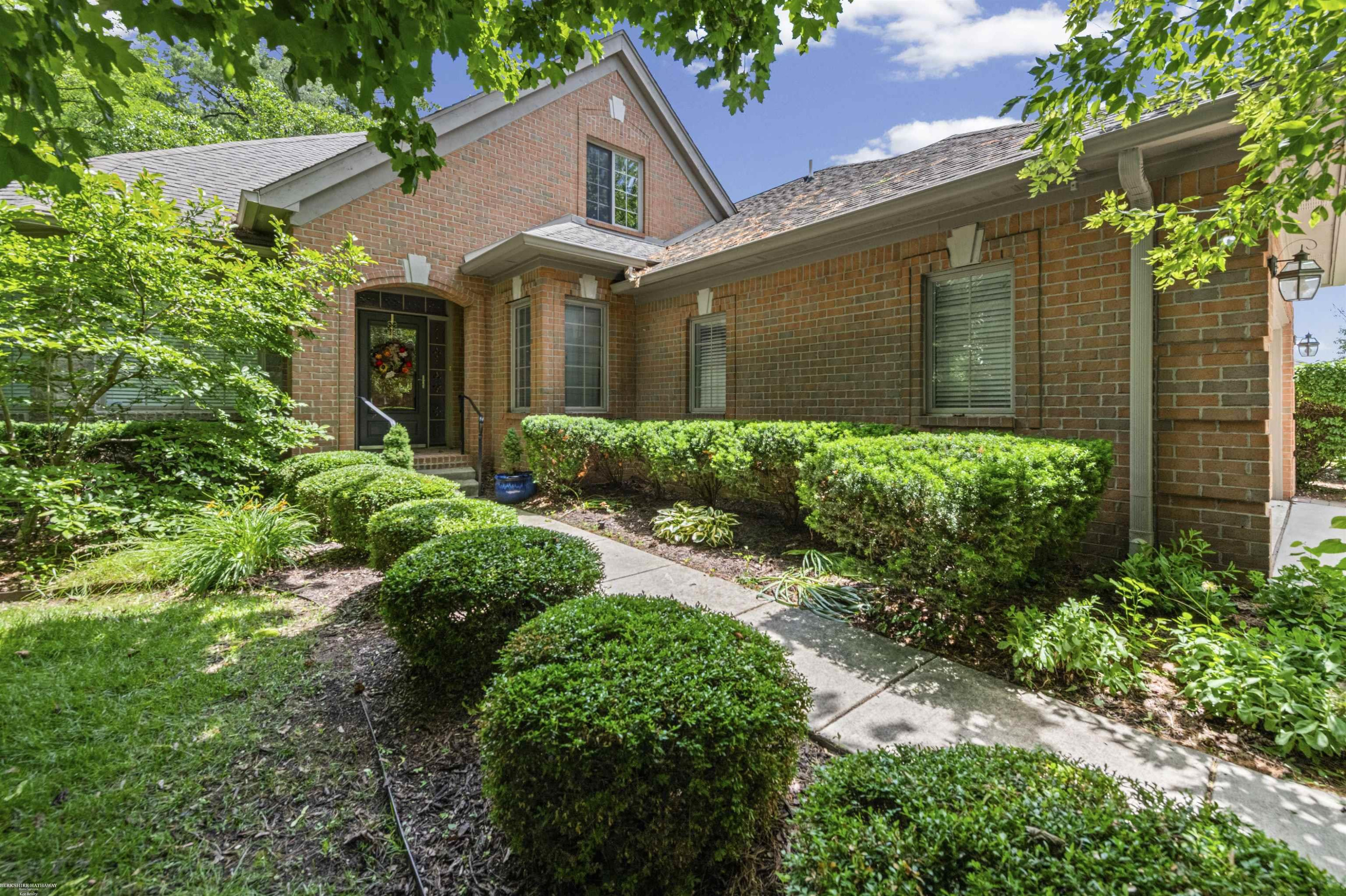 50804 Redwood Lane, New Baltimore, MI 48047