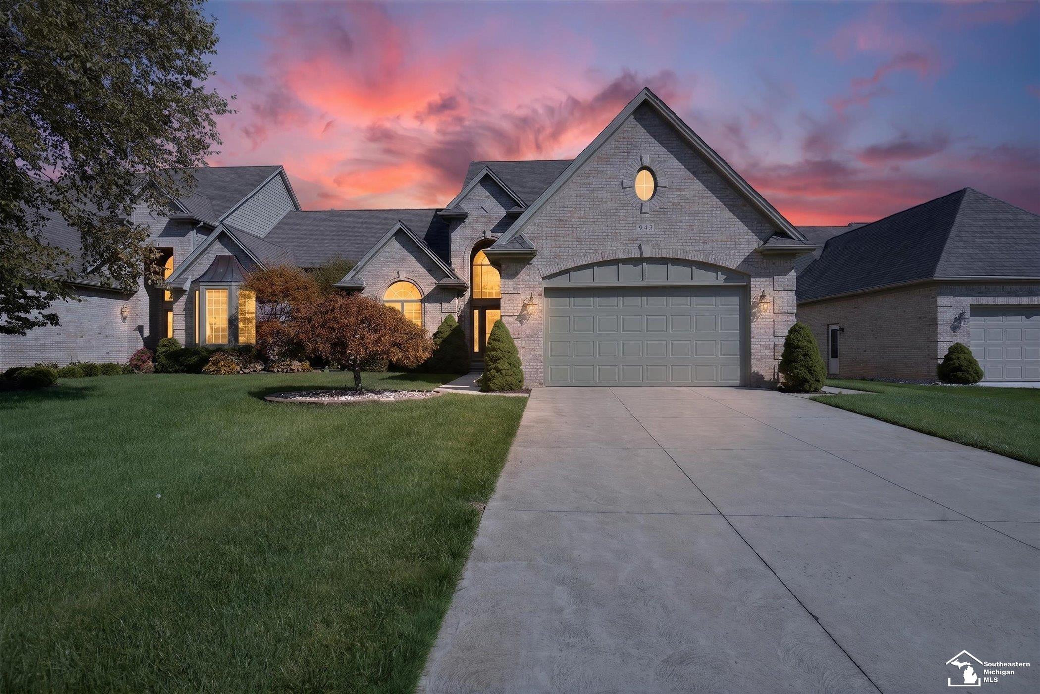 945 Saint James Park Avenue, Monroe, MI 48161