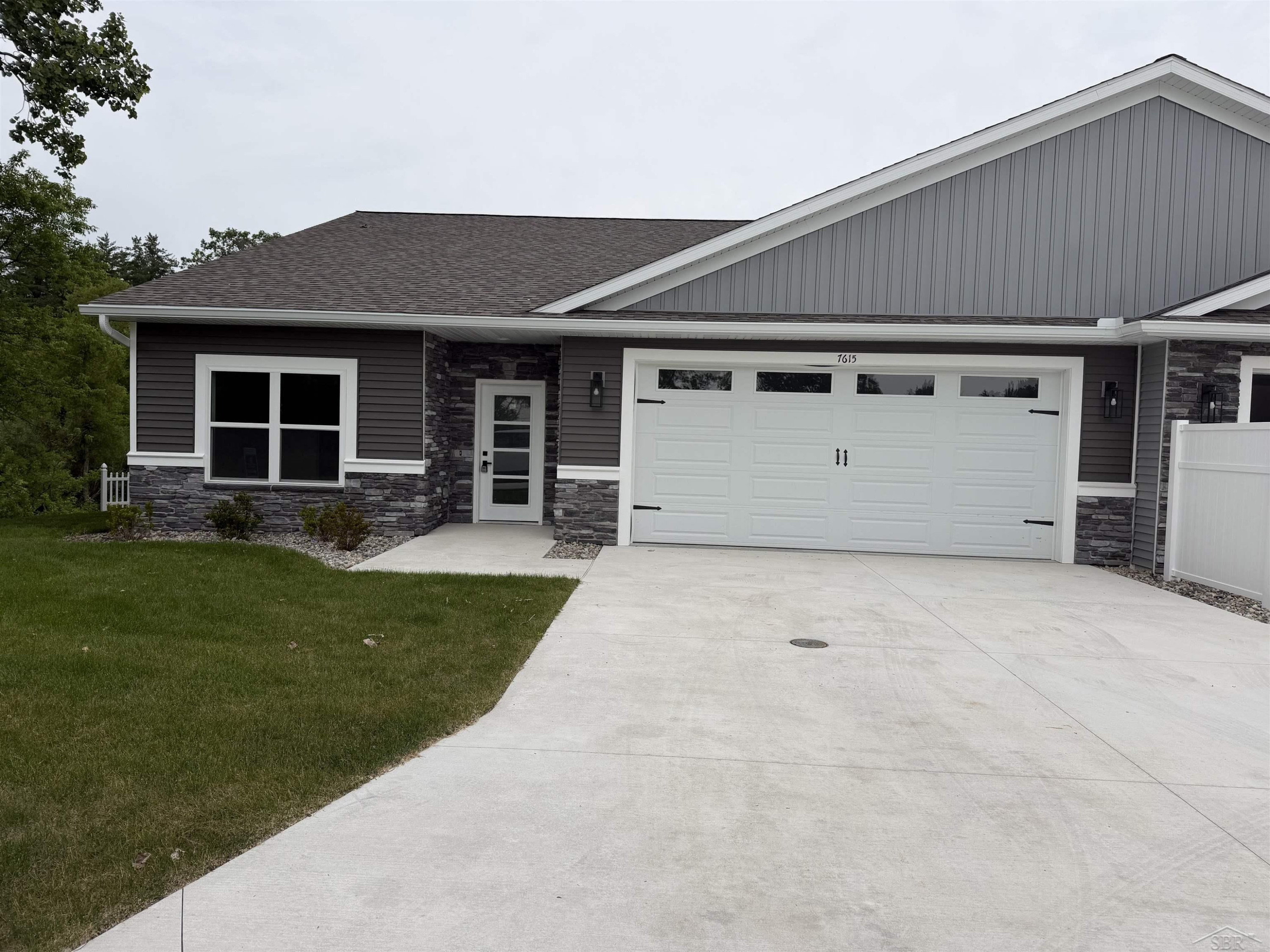 7615 Cole Lane, Midland, MI 48642