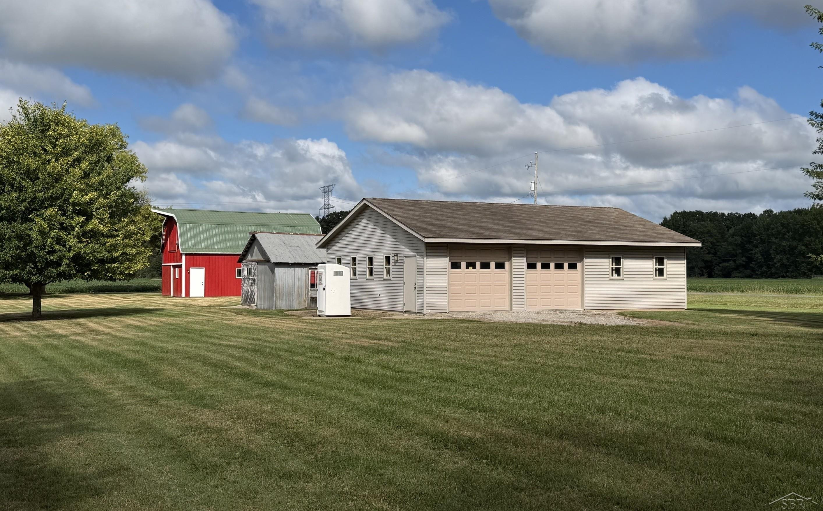 9020 S Raucholz Road, Saint Charles, MI 48655