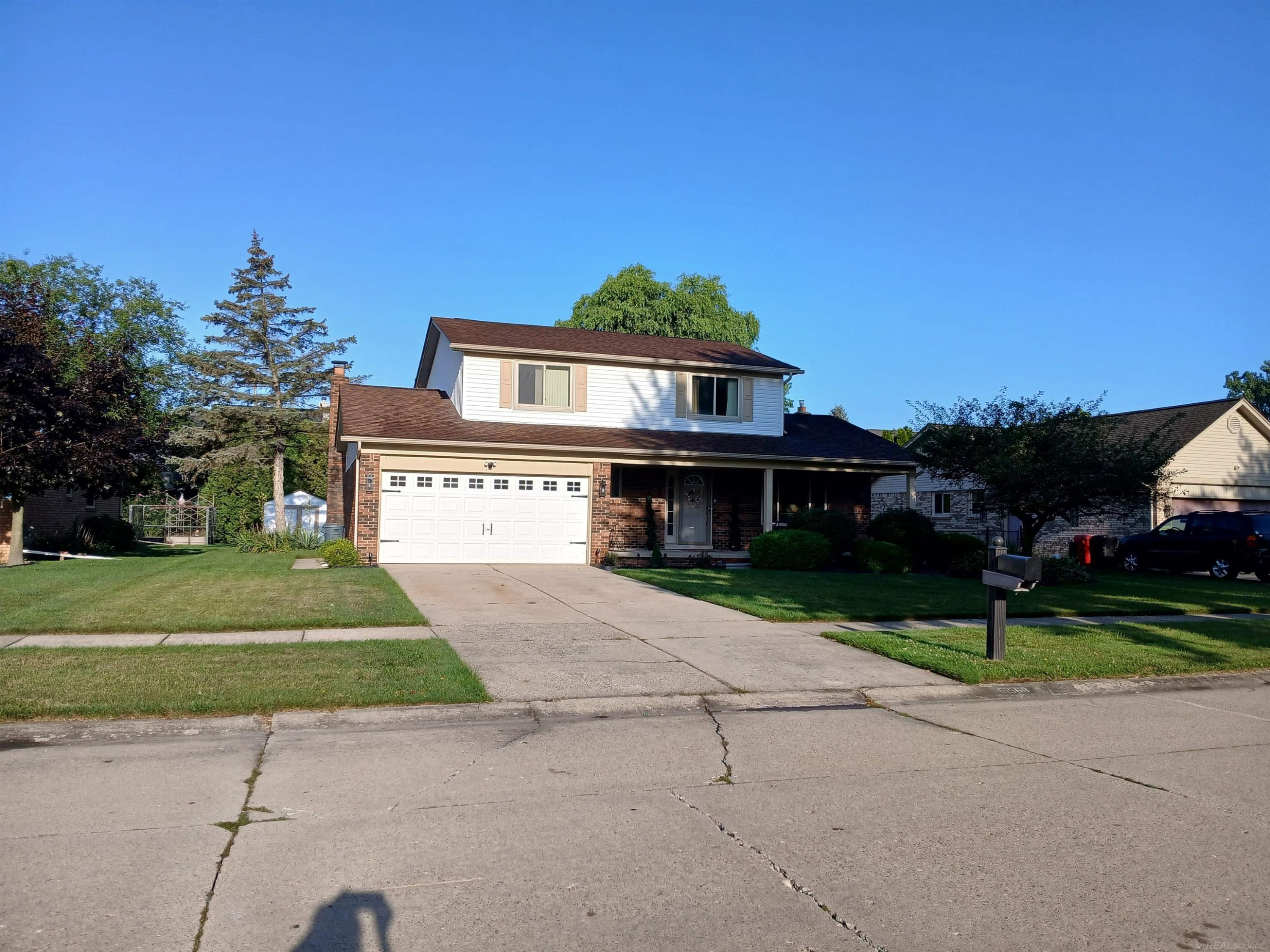 51569 Johns Drive, Chesterfield, MI 48047