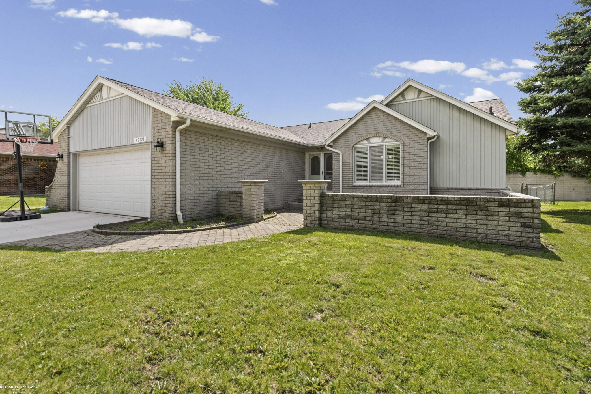 47121 Barbara Road, Macomb, MI 48044