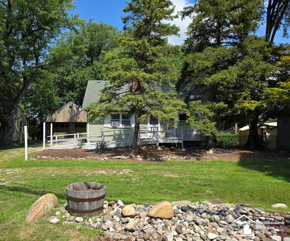 1592 Stewart Road, Monroe, MI 48162