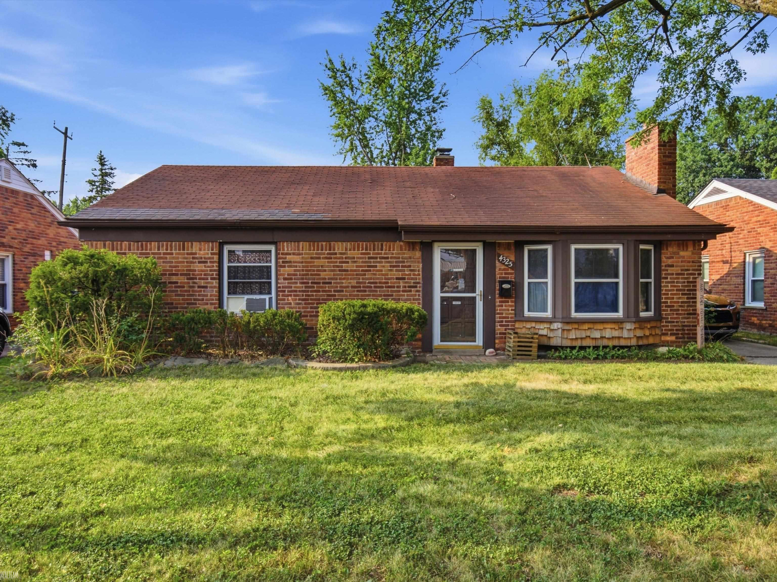 4325 W 14 Mile Road, Royal Oak, MI 48073