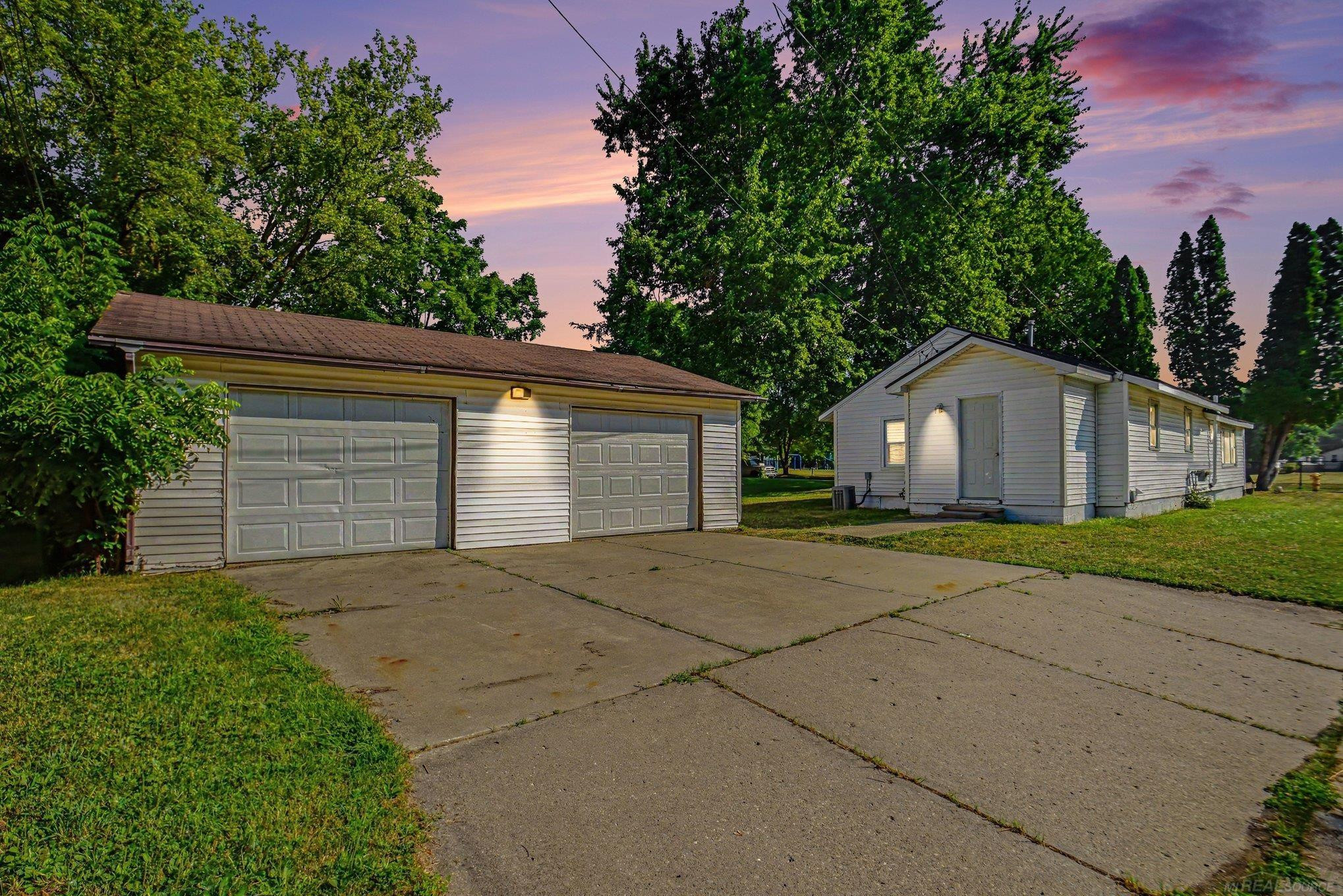 303 Parkway Street, Lapeer, MI 48446