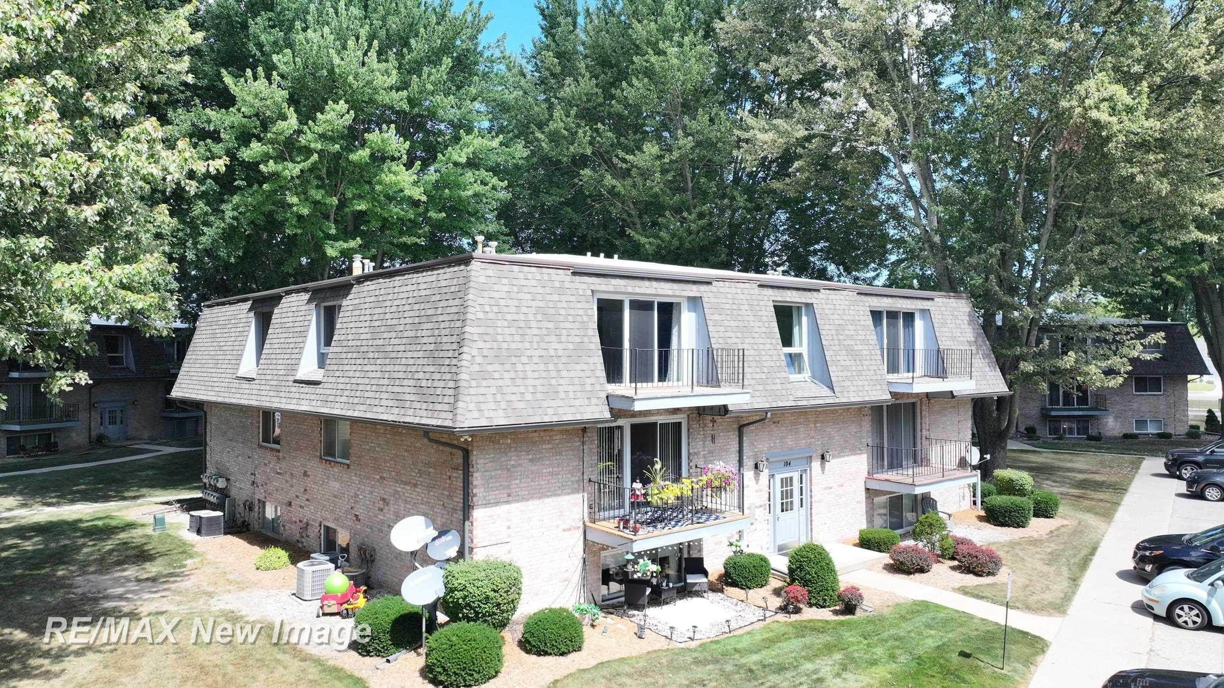 104 Provincial Court, 22, Saginaw, MI 48768