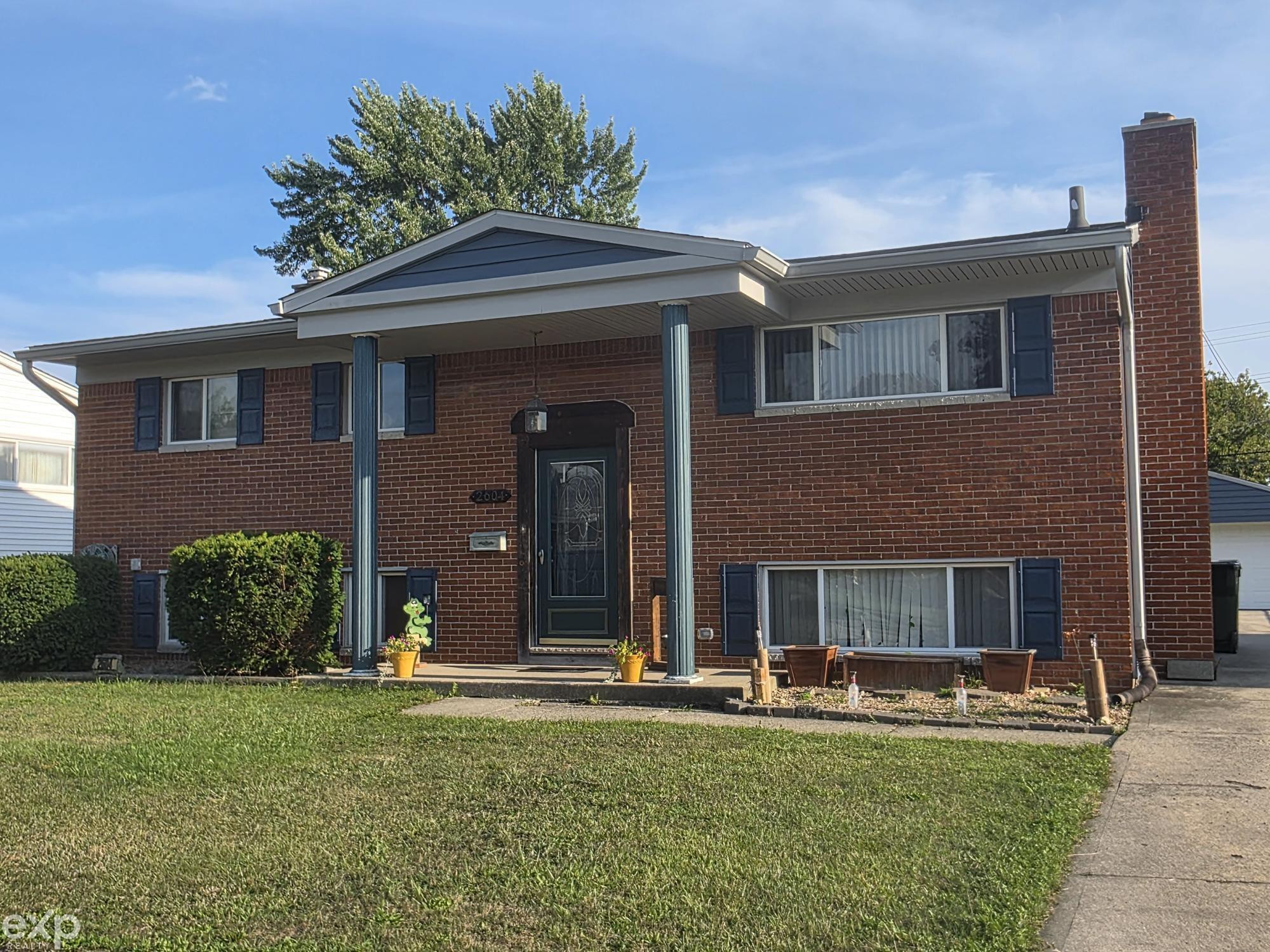 2604 Serra Drive, Sterling Heights, MI 48310