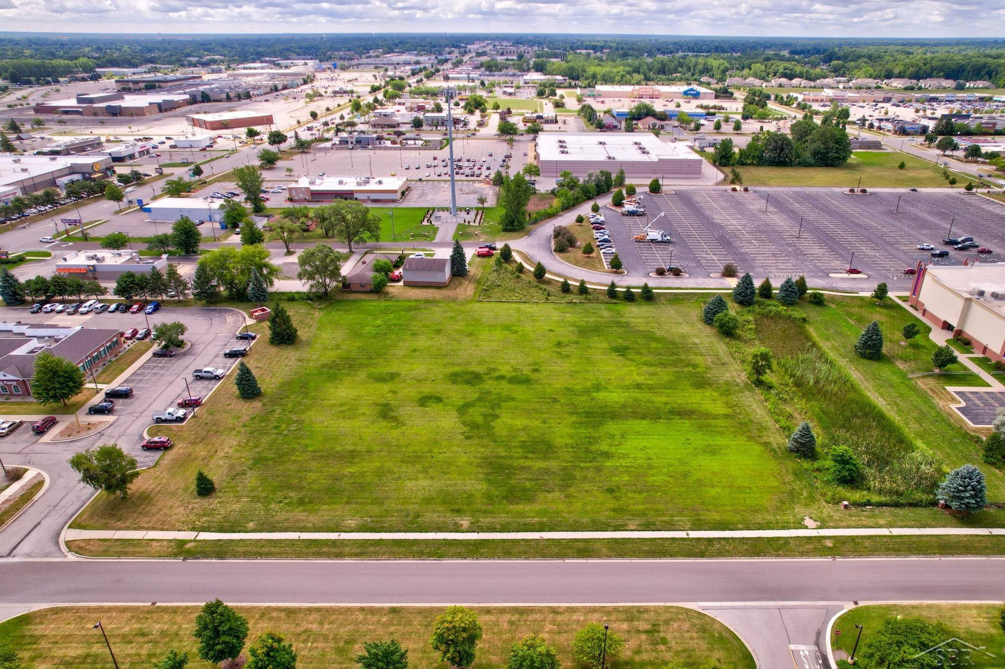 Bueker Drive, Saginaw, MI 48604
