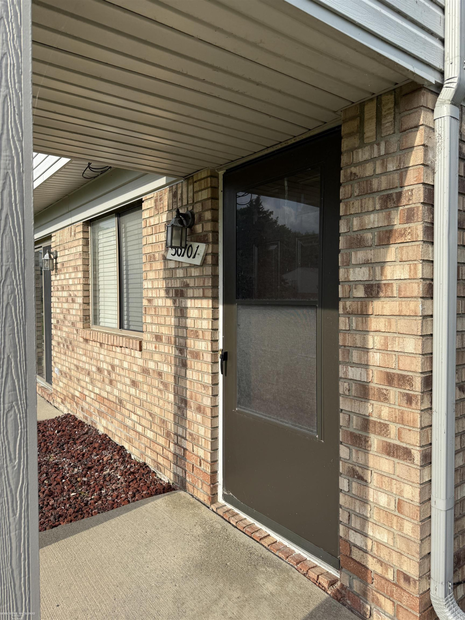 50101 S Horst Court, New Baltimore, MI 48047