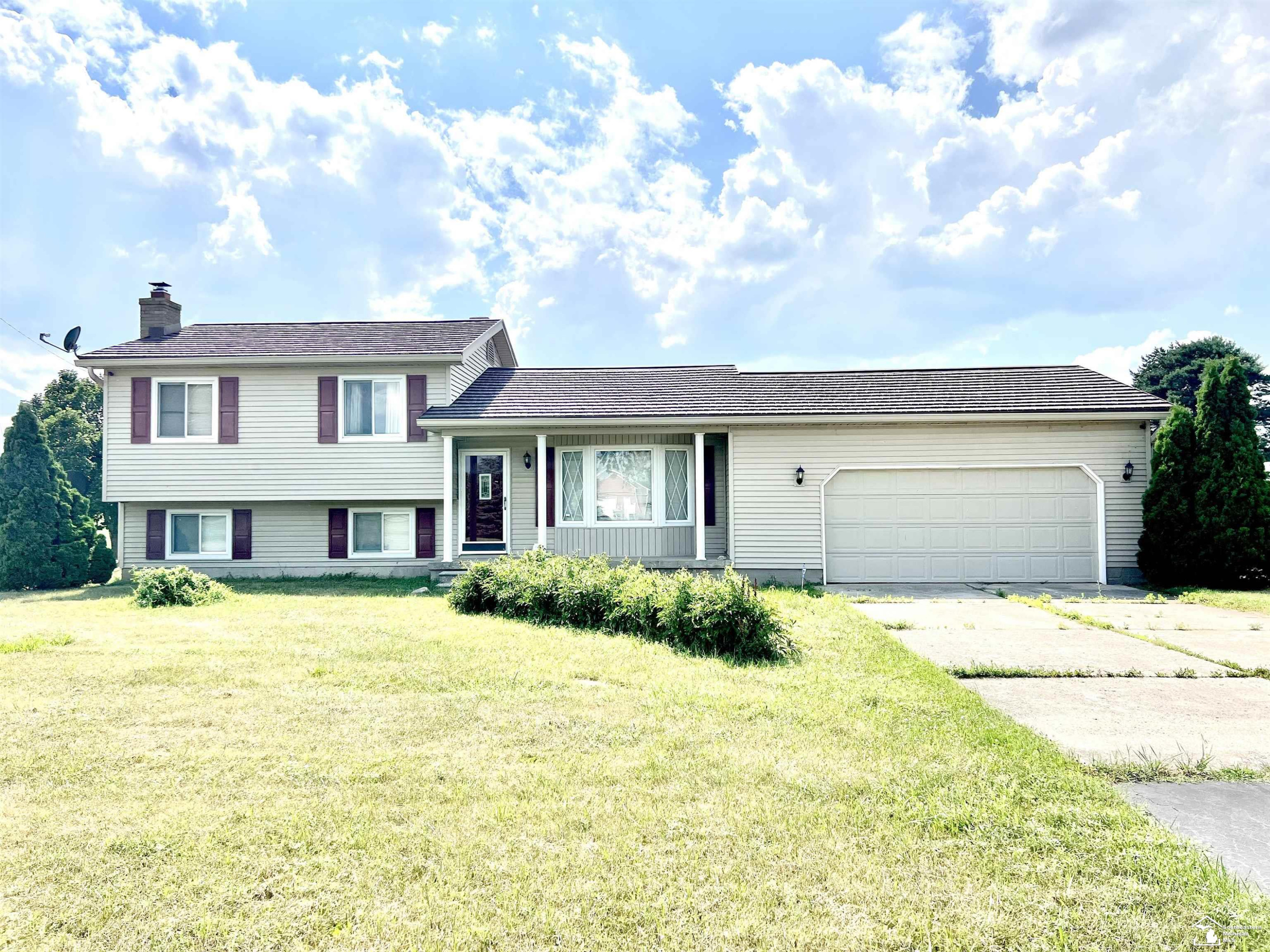 1434 S Vernon Road, Corunna, MI 48817