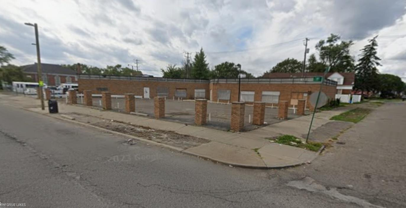 15321 Harper Avenue, Detroit, MI 48224