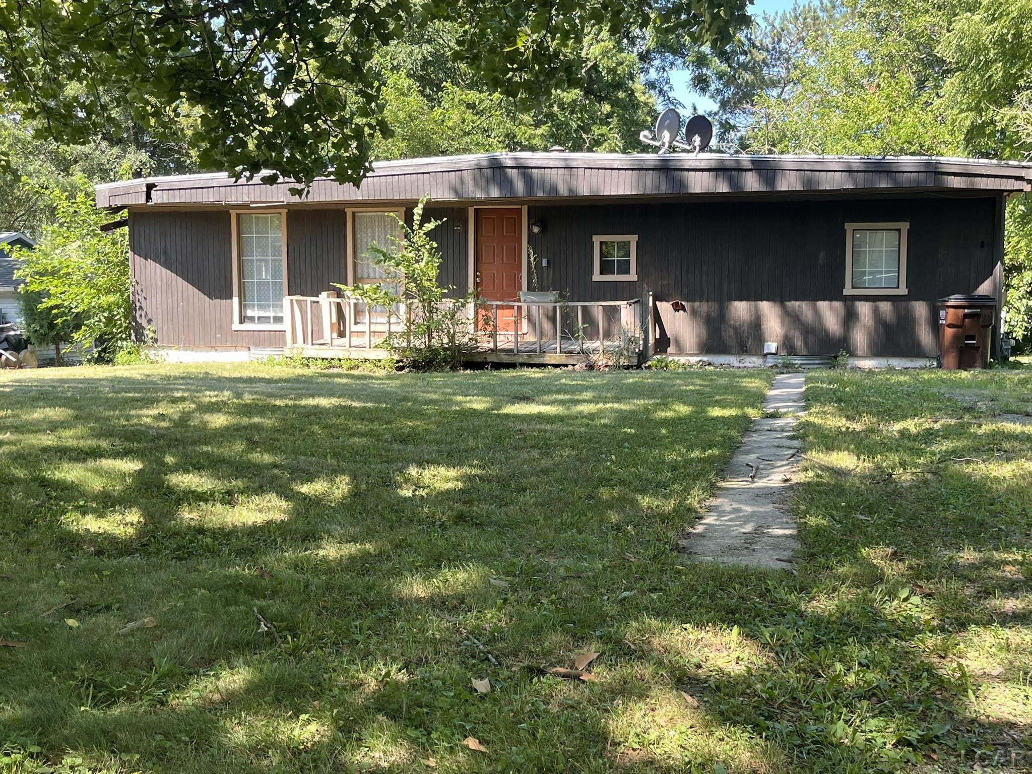 914 Hoch Avenue, Adrian, MI 49221