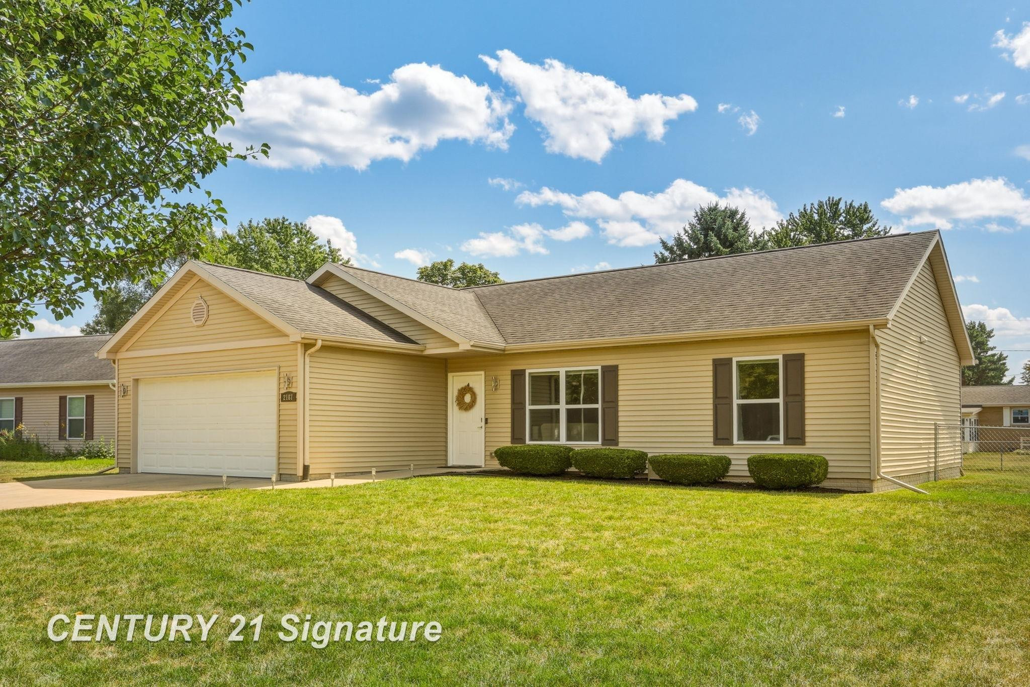2187 Moonglow Court, Saginaw, MI 48603