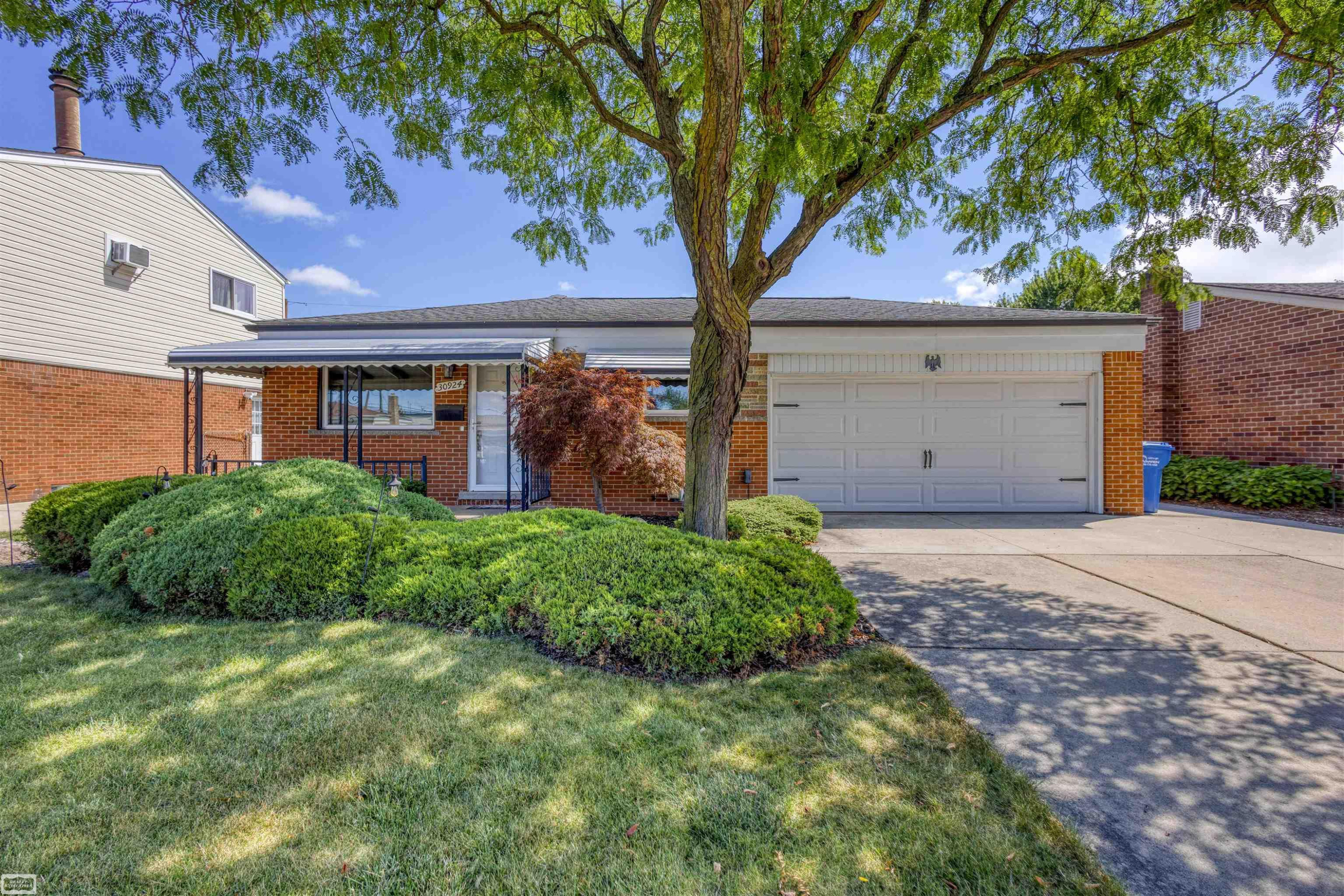30924 Bradner Drive, Warren, MI 48088
