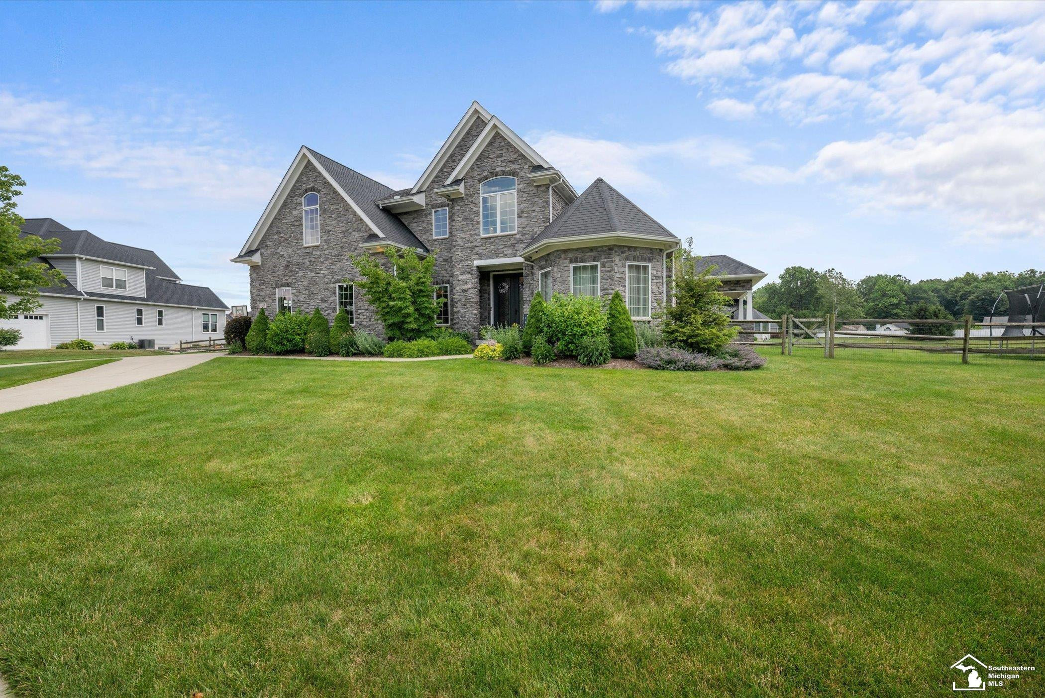 6615 Summerlyn Boulevard, Lambertville, MI 48144