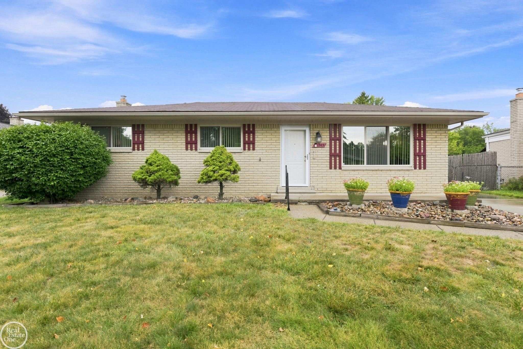 13457 Butler Drive, Sterling Heights, MI 48313