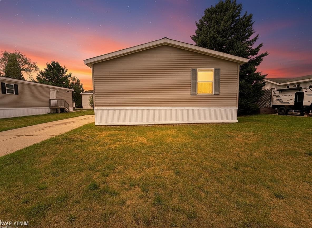 6039 Bentwood Circle, White Lake, MI 48383