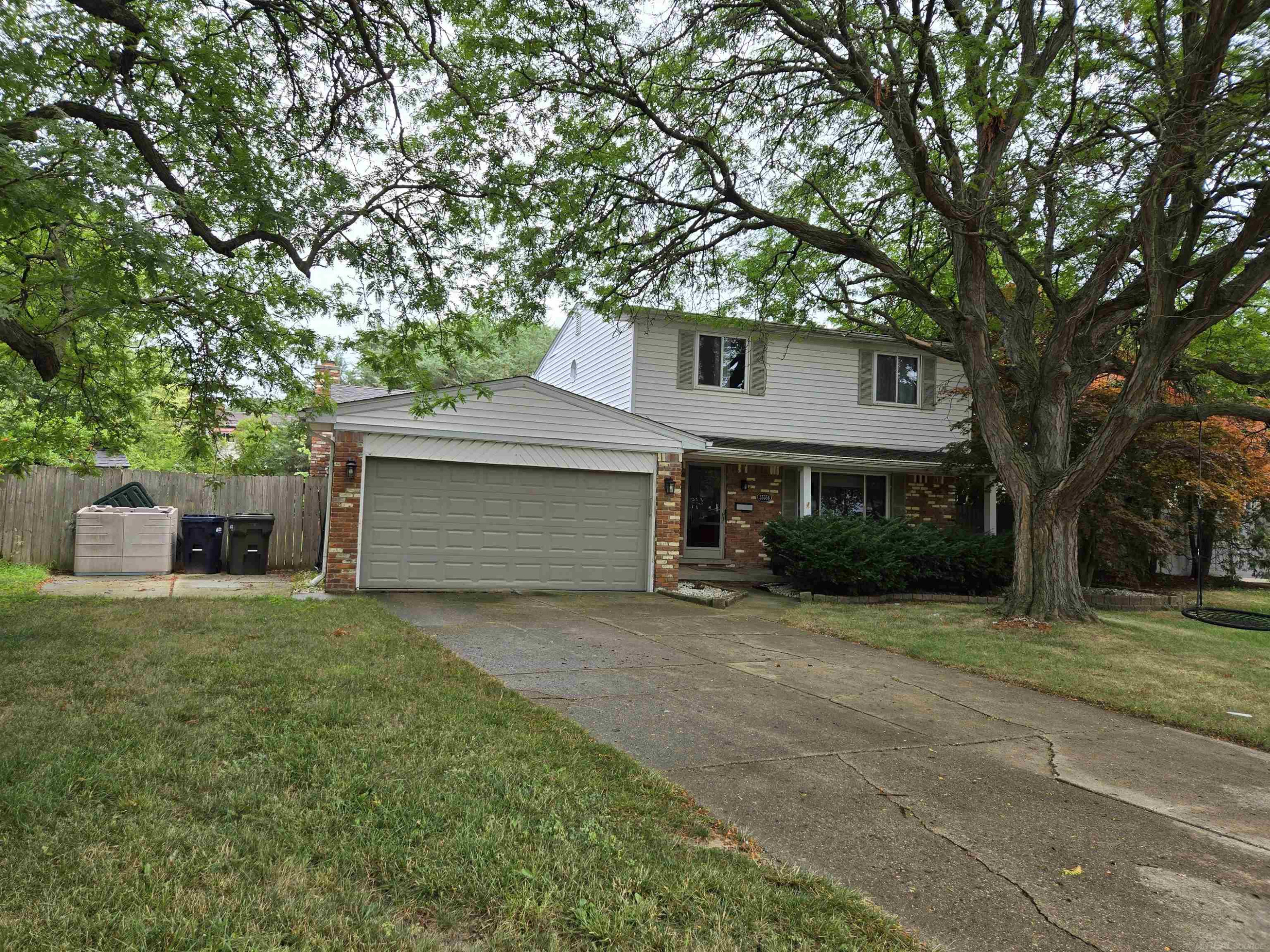 35356 Monza Ct Street, Sterling Heights, MI 48312