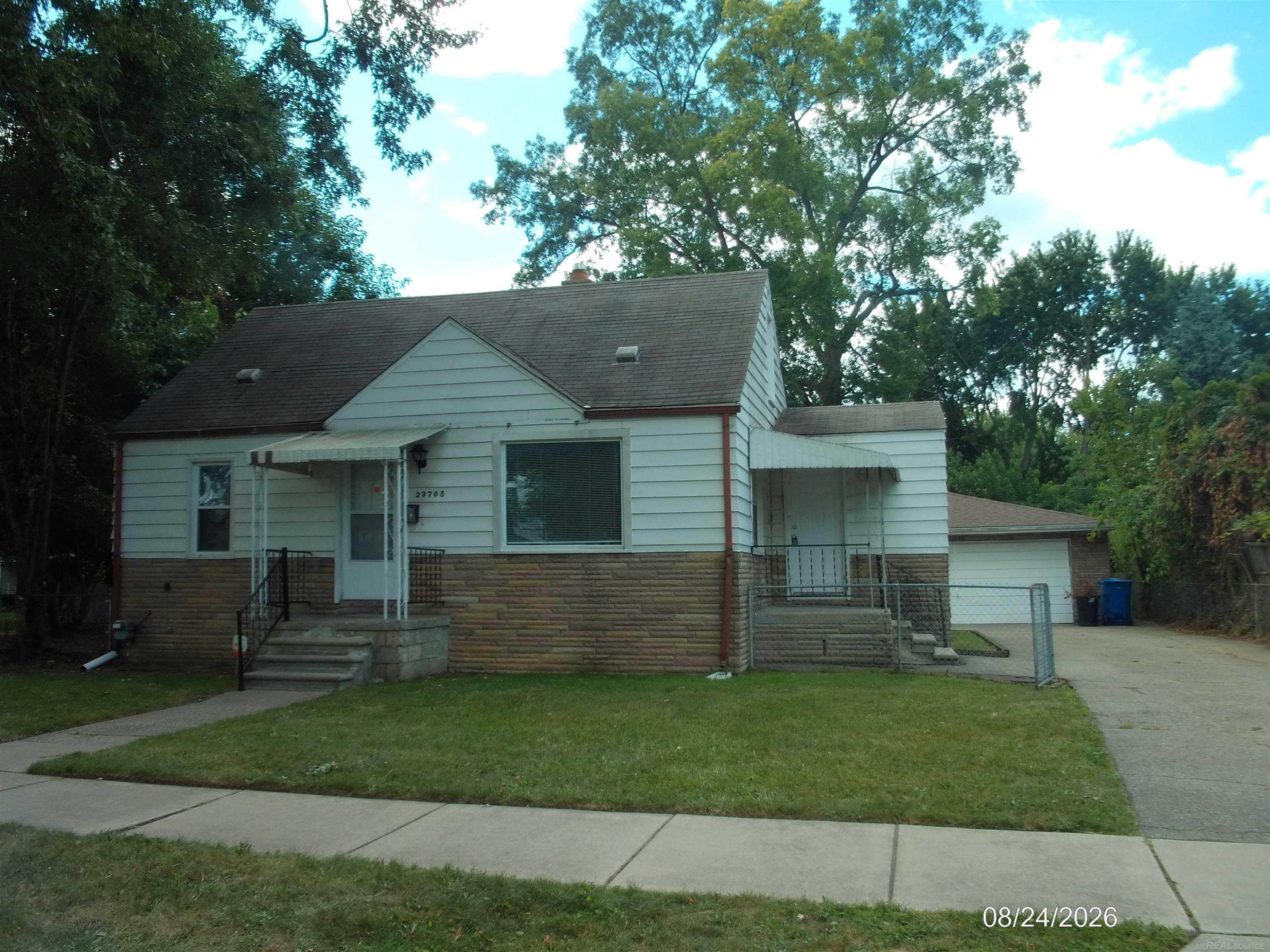 23705 Hill Avenue, Warren, MI 48091