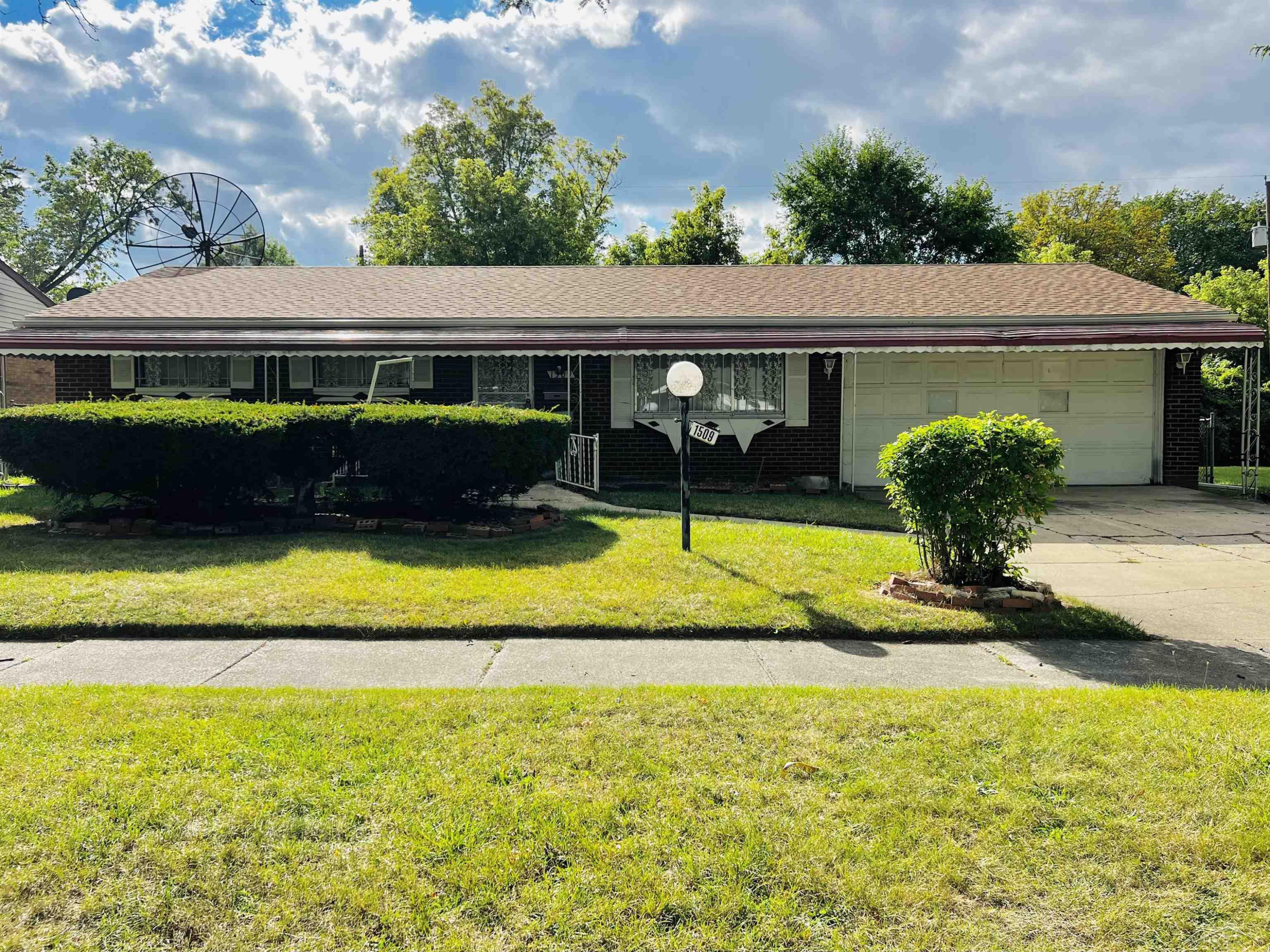 1509 Dillon Street, Saginaw, MI 48601