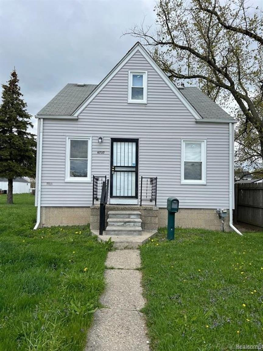 6737 Prospect Avenue, Warren, MI 48091
