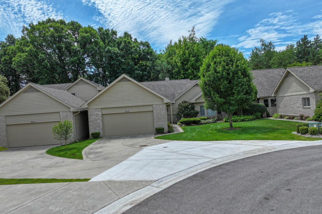 8116 Hawkcrest Drive, Grand Blanc, MI 48439