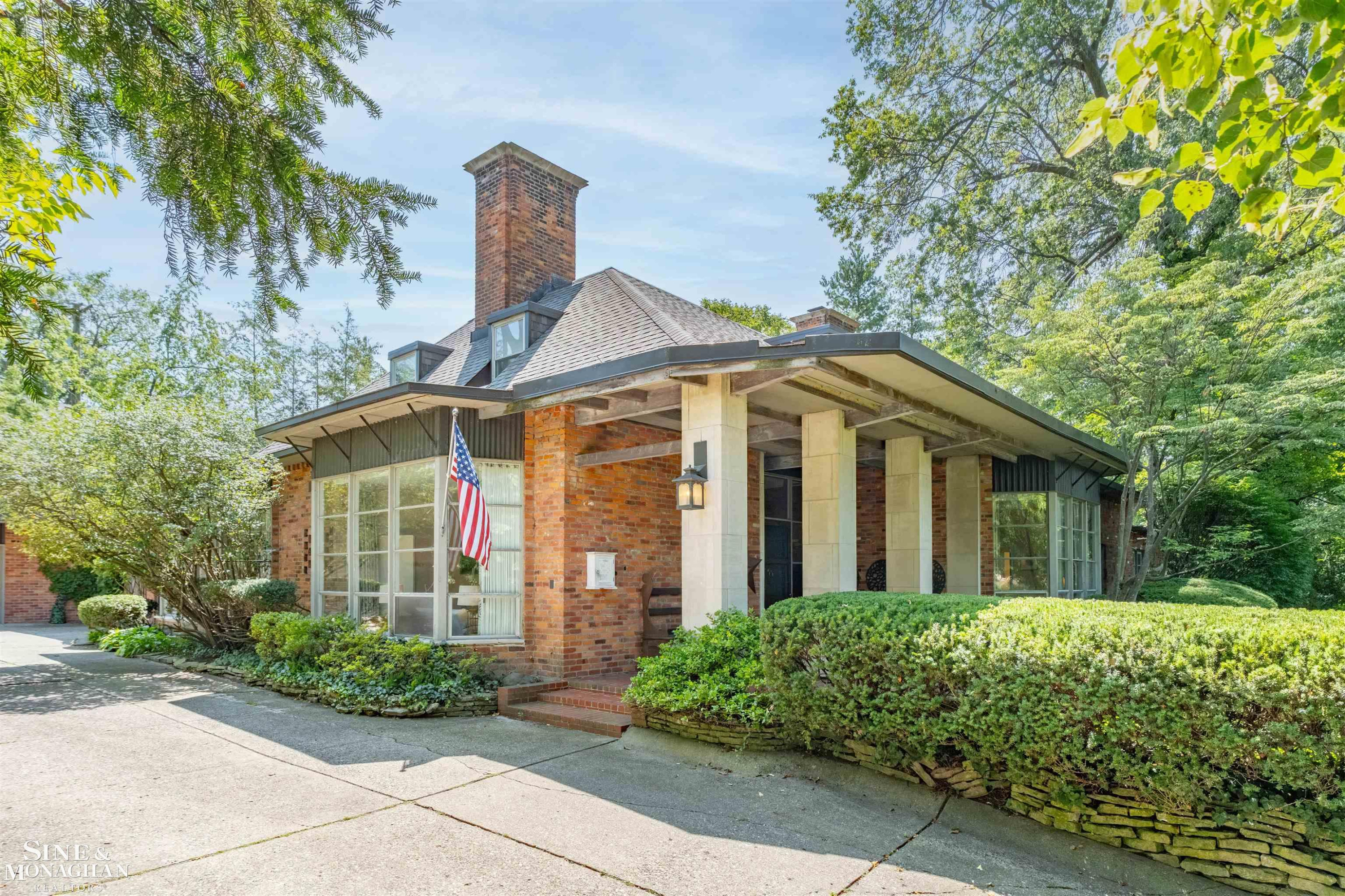 280 Vincennes Place, Grosse Pointe Farms, MI 48236