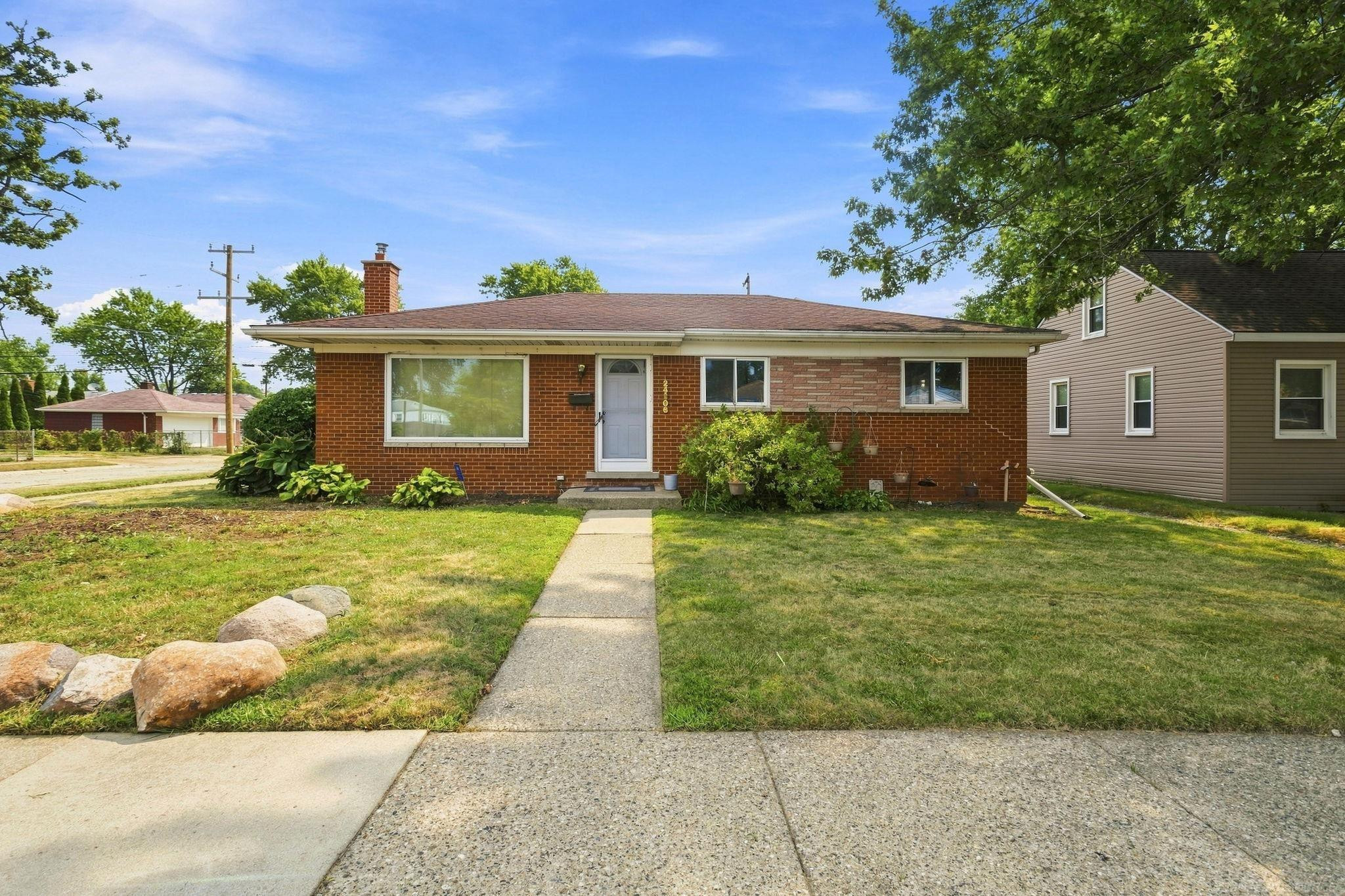 24306 Rosalind Avenue, Eastpointe, MI 48021