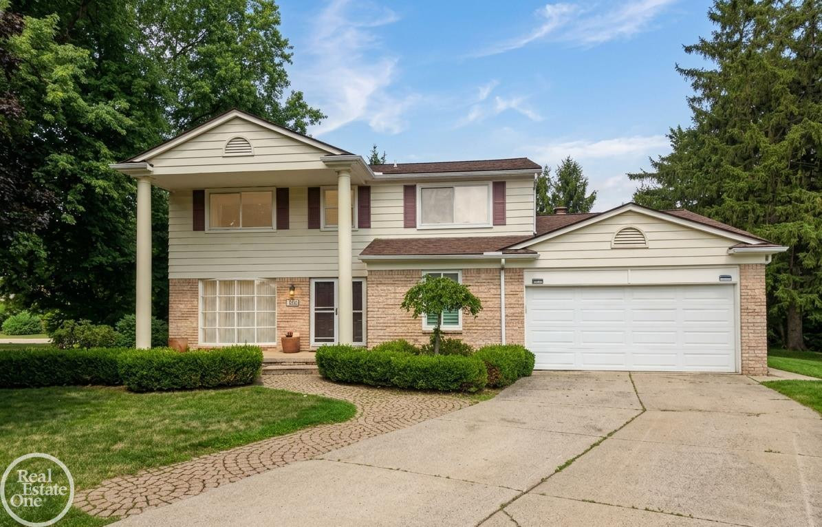 715 Abbey Court, Rochester Hills, MI 48307