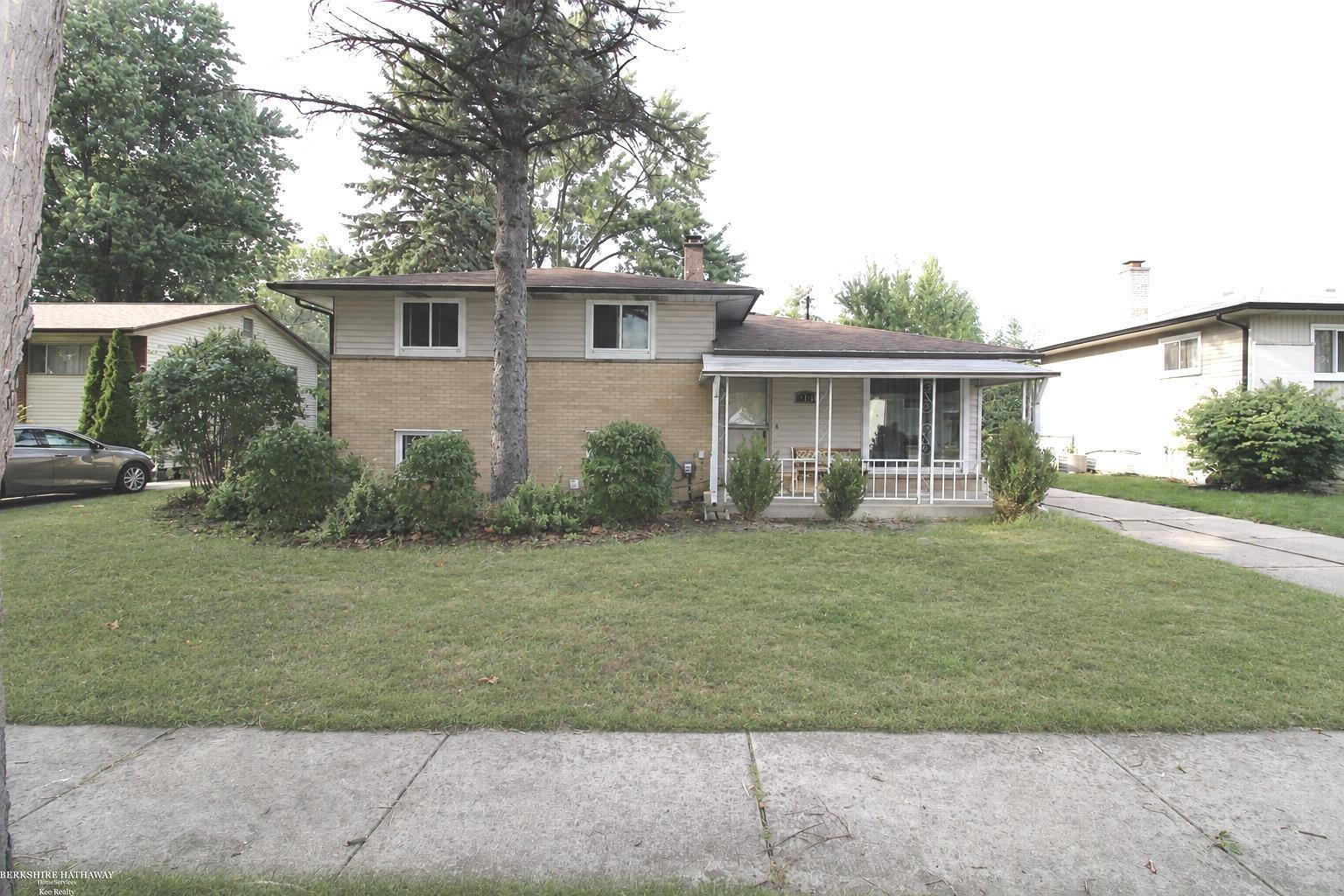 2131 Koper Drive, Sterling Heights, MI 48310