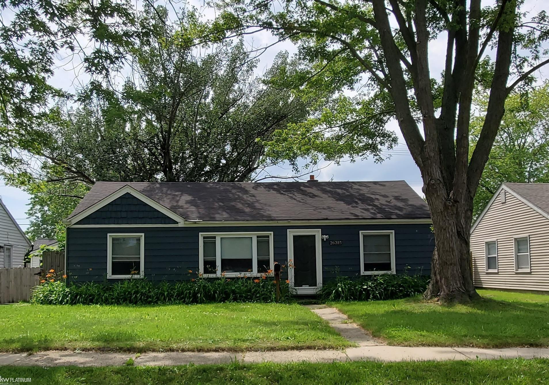 26315 Beaconsfield Street, Roseville, MI 48066