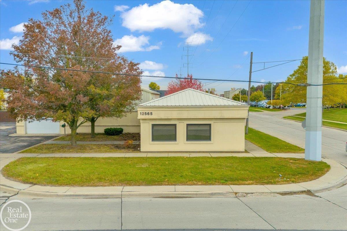 12565 E 9 MILE Road, Warren, MI 48089