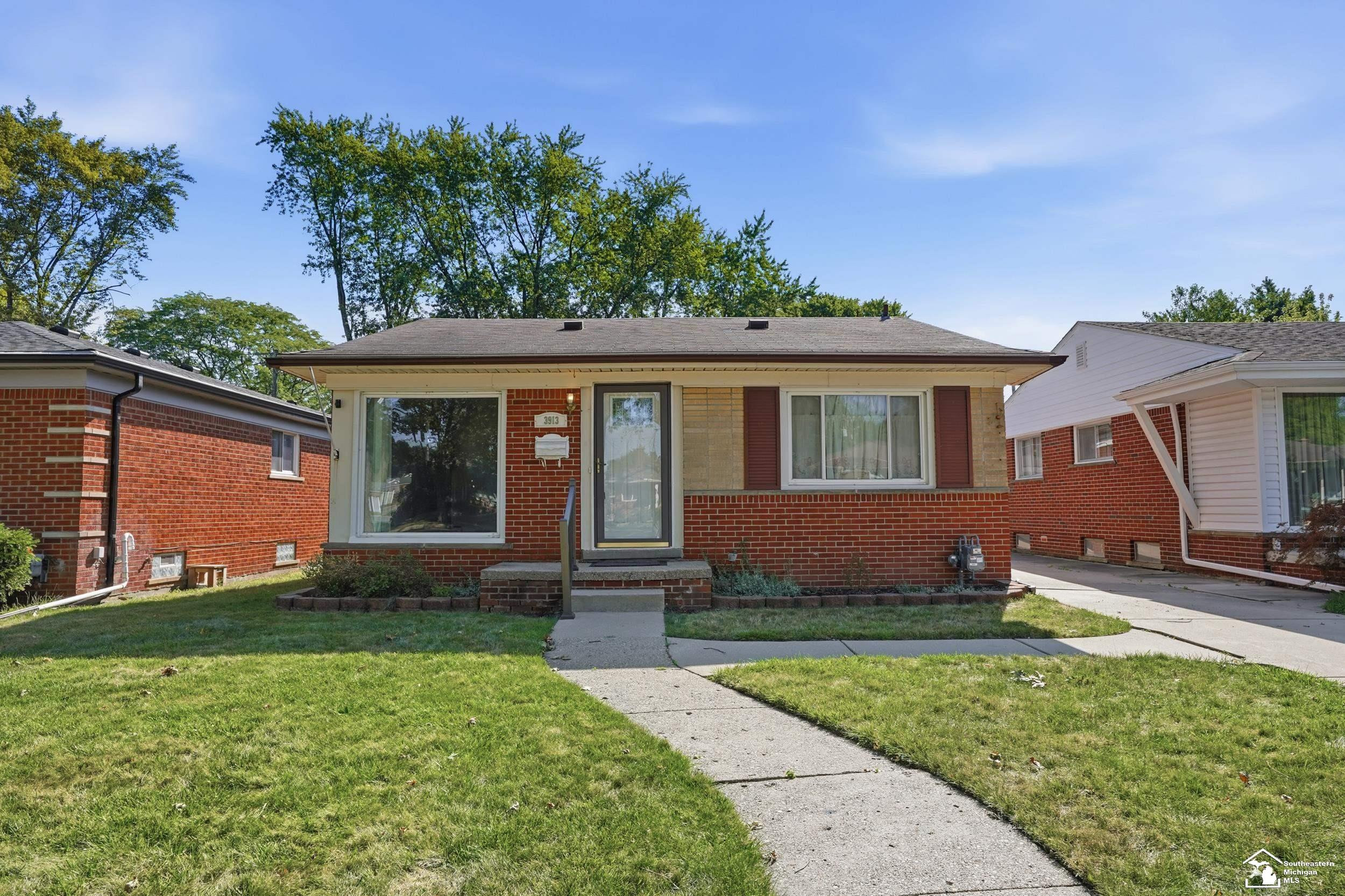 3913 Vassar Street, Dearborn Heights, MI 48125